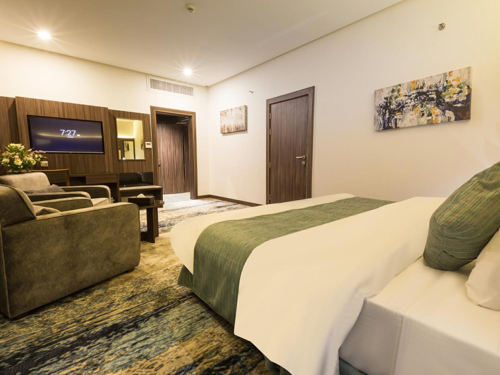 Deluxe King Room