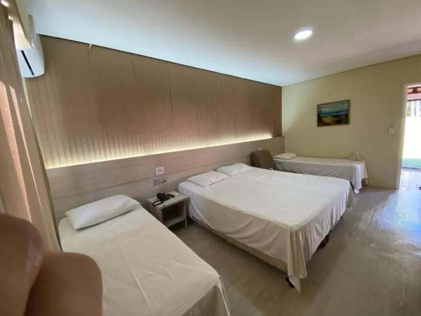 Family Room with Private Bathroom photo 3