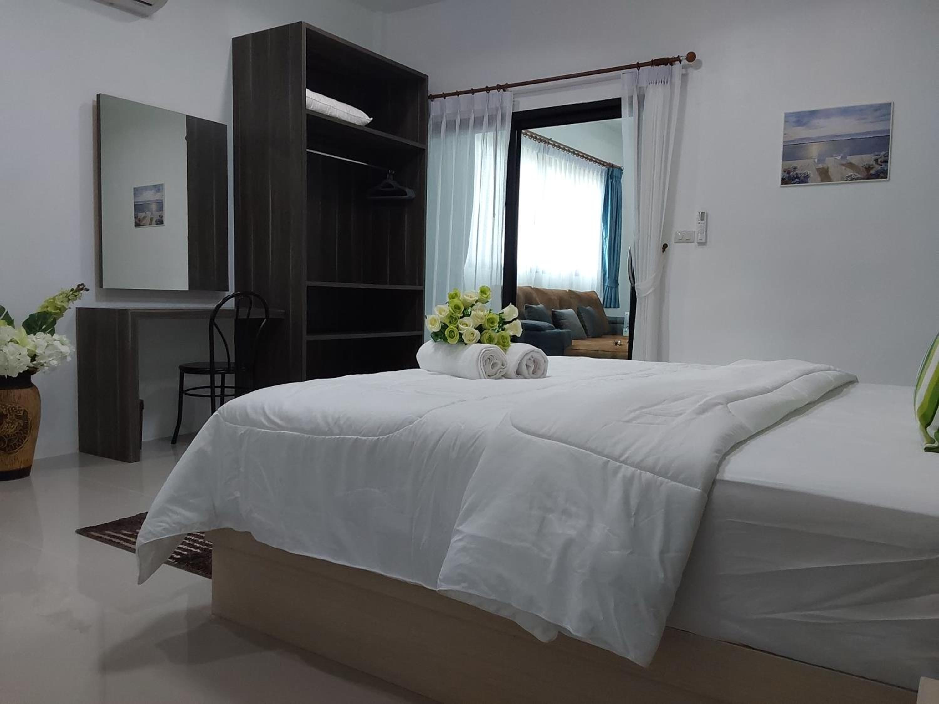 One-Bedroom Villa - Photo 12