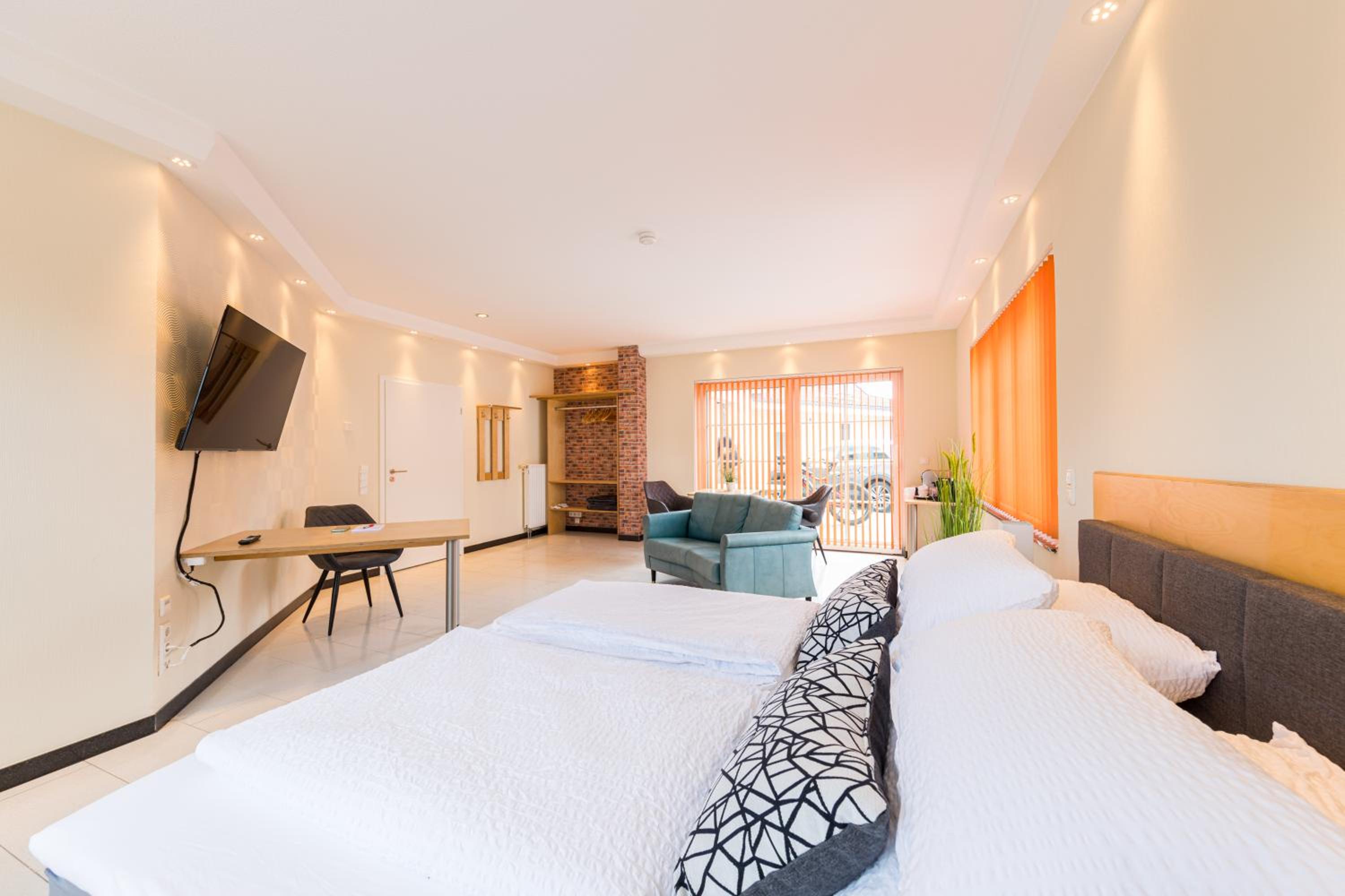 Double Room with Private Bathroom photo 2
