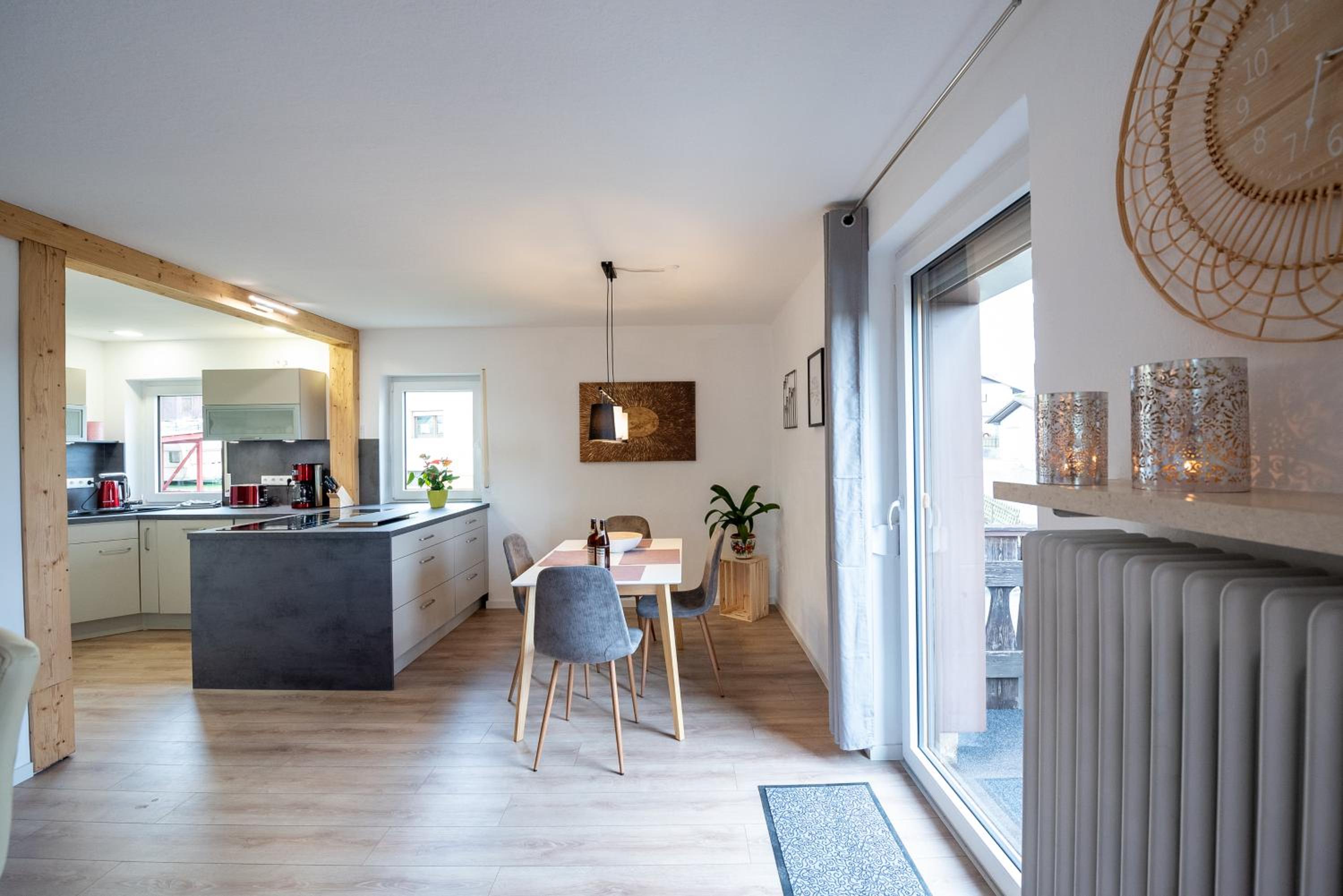 Apartment with Balcony photo 3
