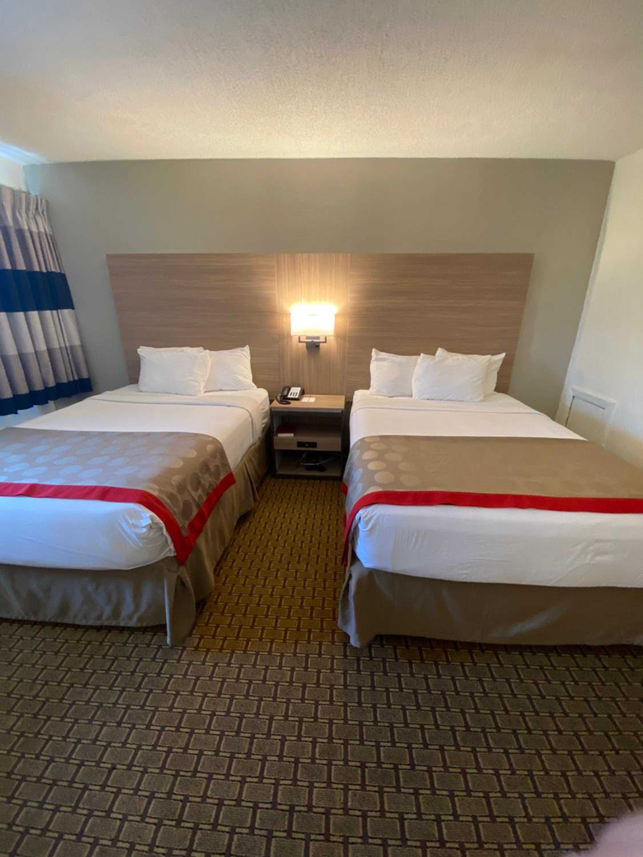 Double Room with Two Double Beds and Exterior Hall - Non-Smoking - Photo 12