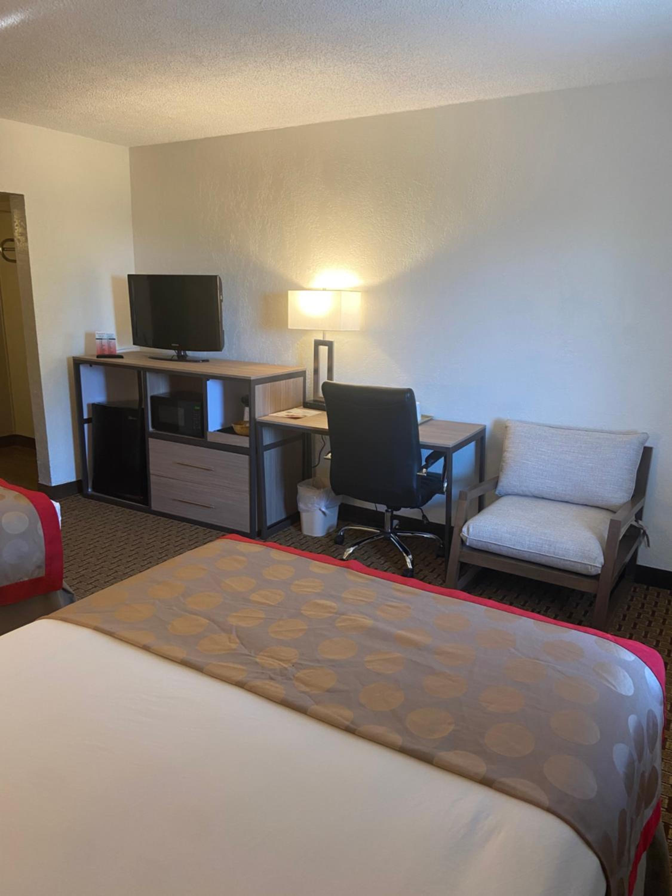 Double Room with Two Double Beds and Exterior Hall - Non-Smoking - Photo 4