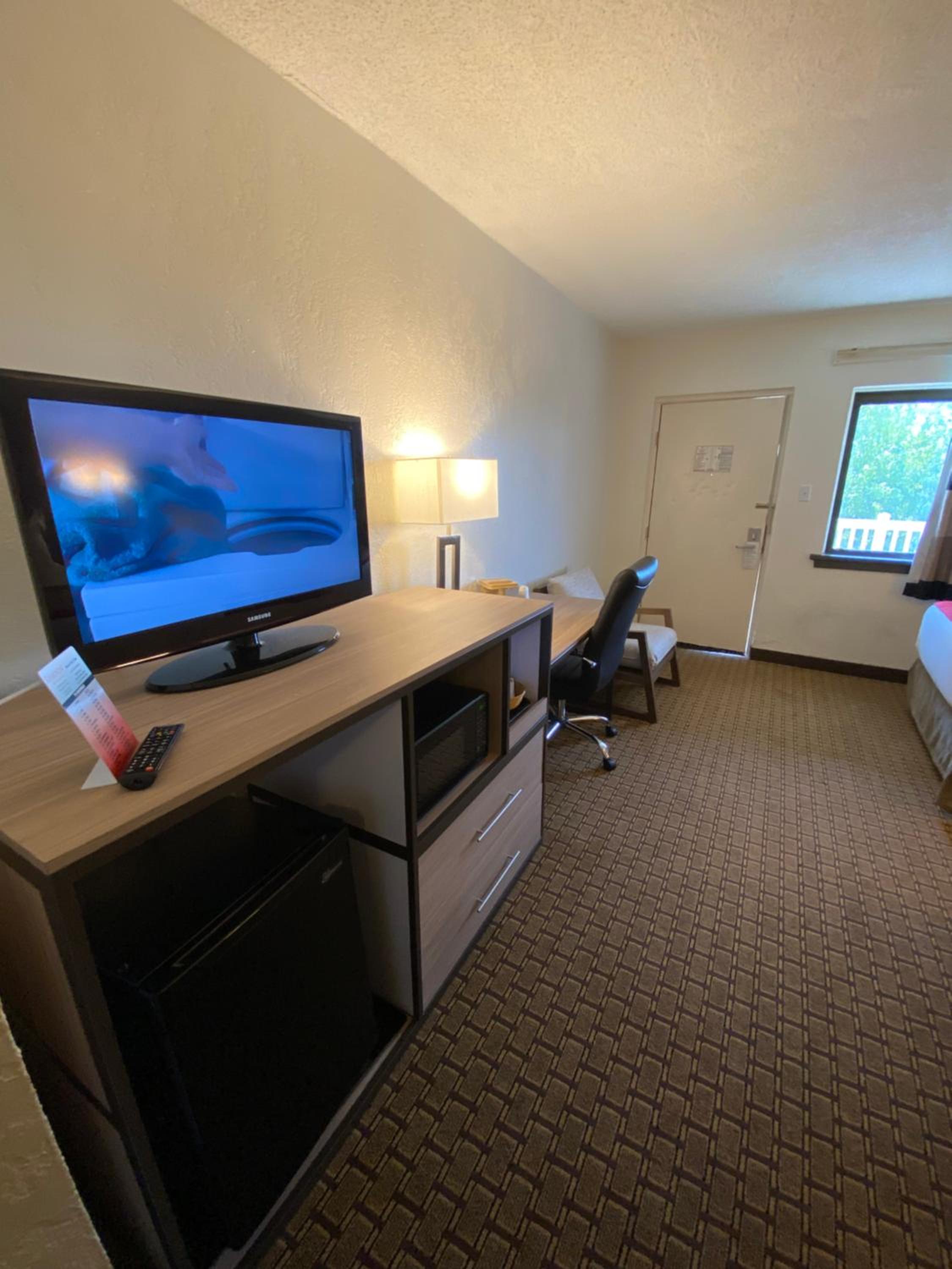 Double Room with Two Double Beds and Exterior Hall - Non-Smoking - Photo 22