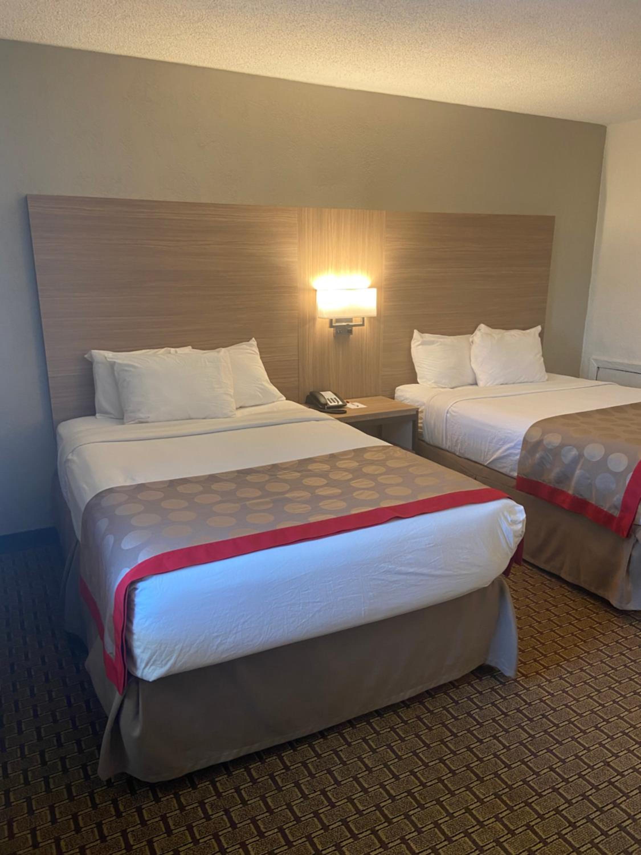 Double Room with Two Double Beds and Exterior Hall - Non-Smoking - Photo 19