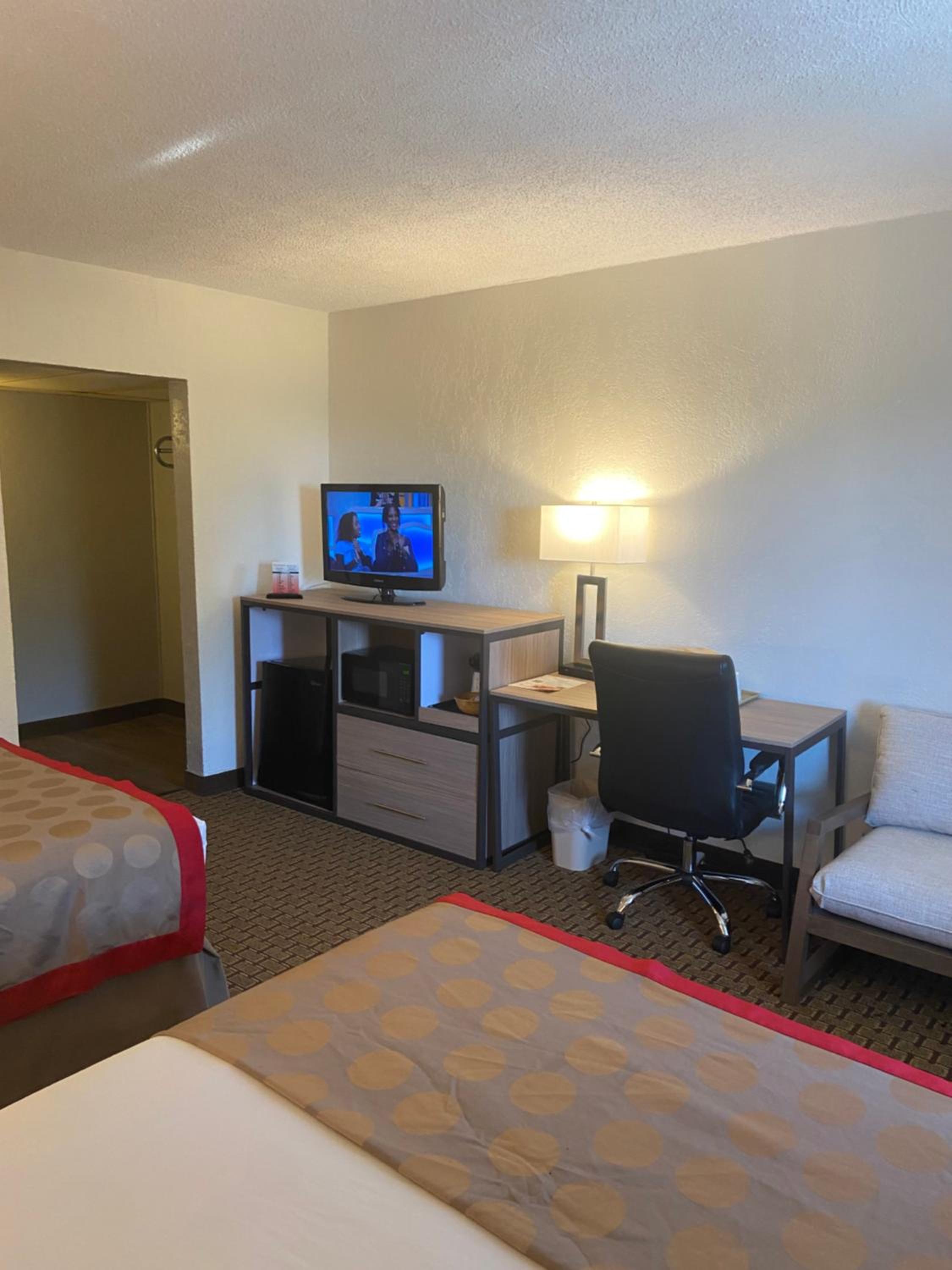Double Room with Two Double Beds and Exterior Hall - Non-Smoking - Photo 5