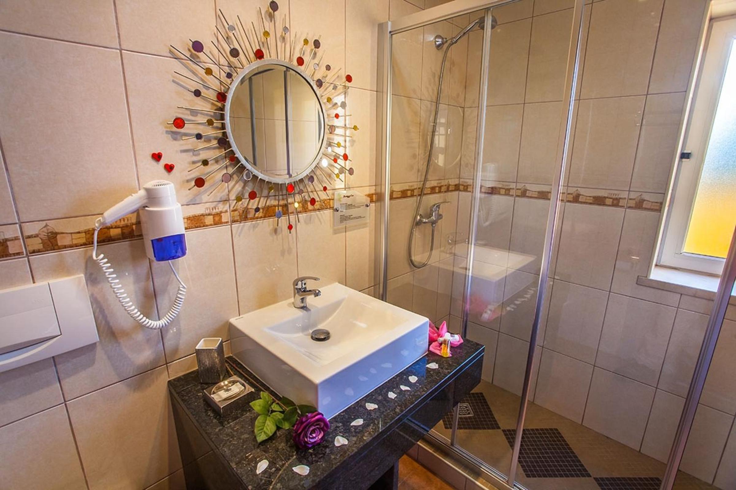 Deluxe Suite photo 2