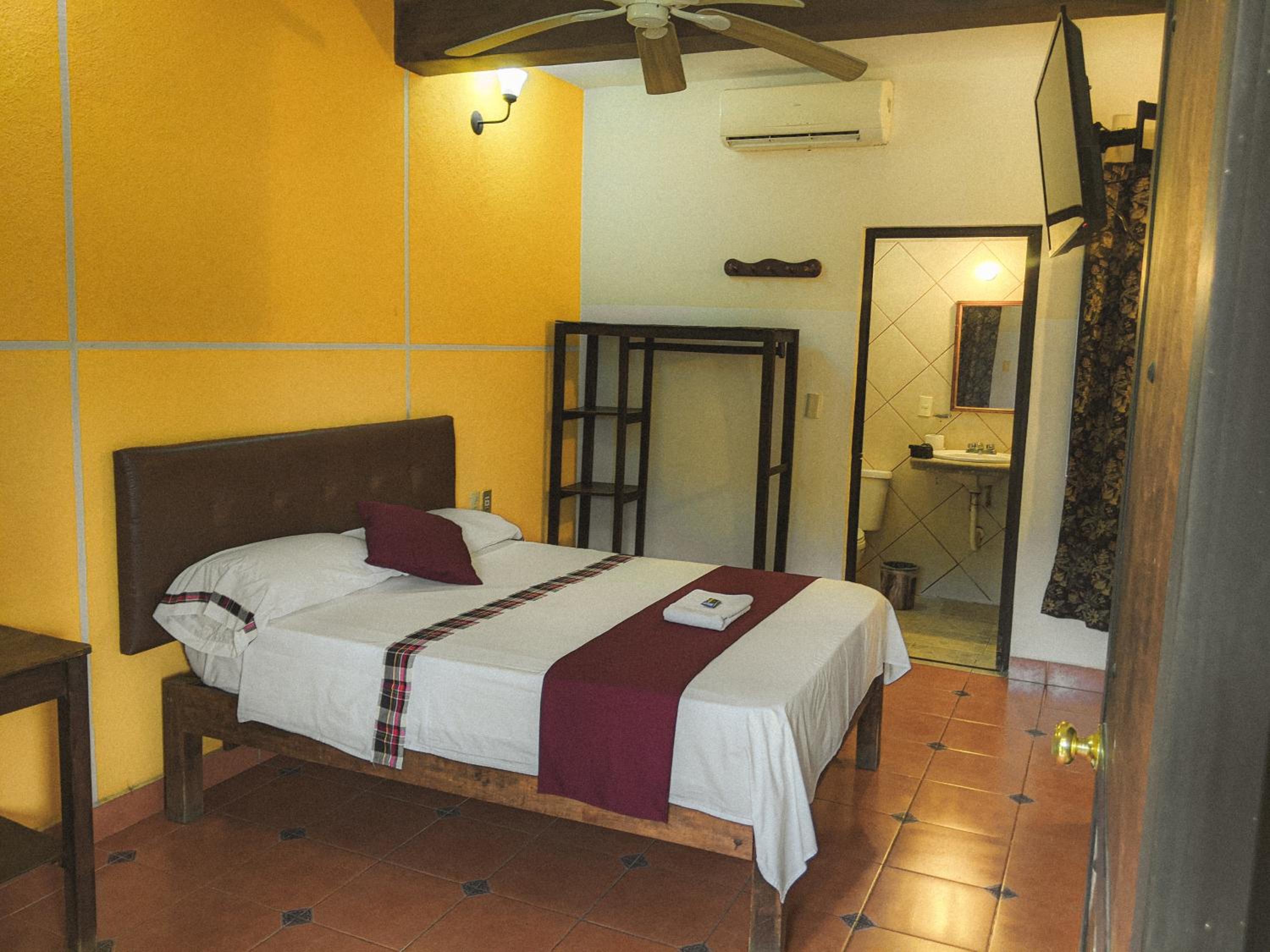Standard Double Room - Photo 3