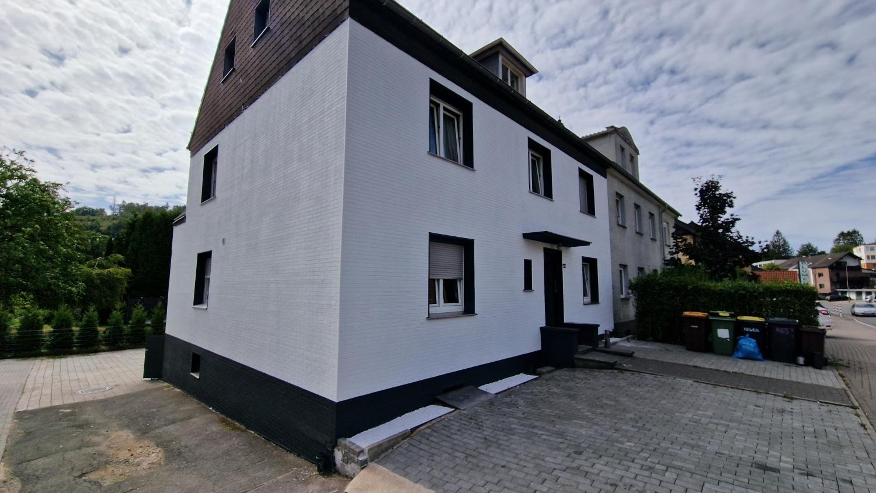 Three-Bedroom Apartment photo 3
