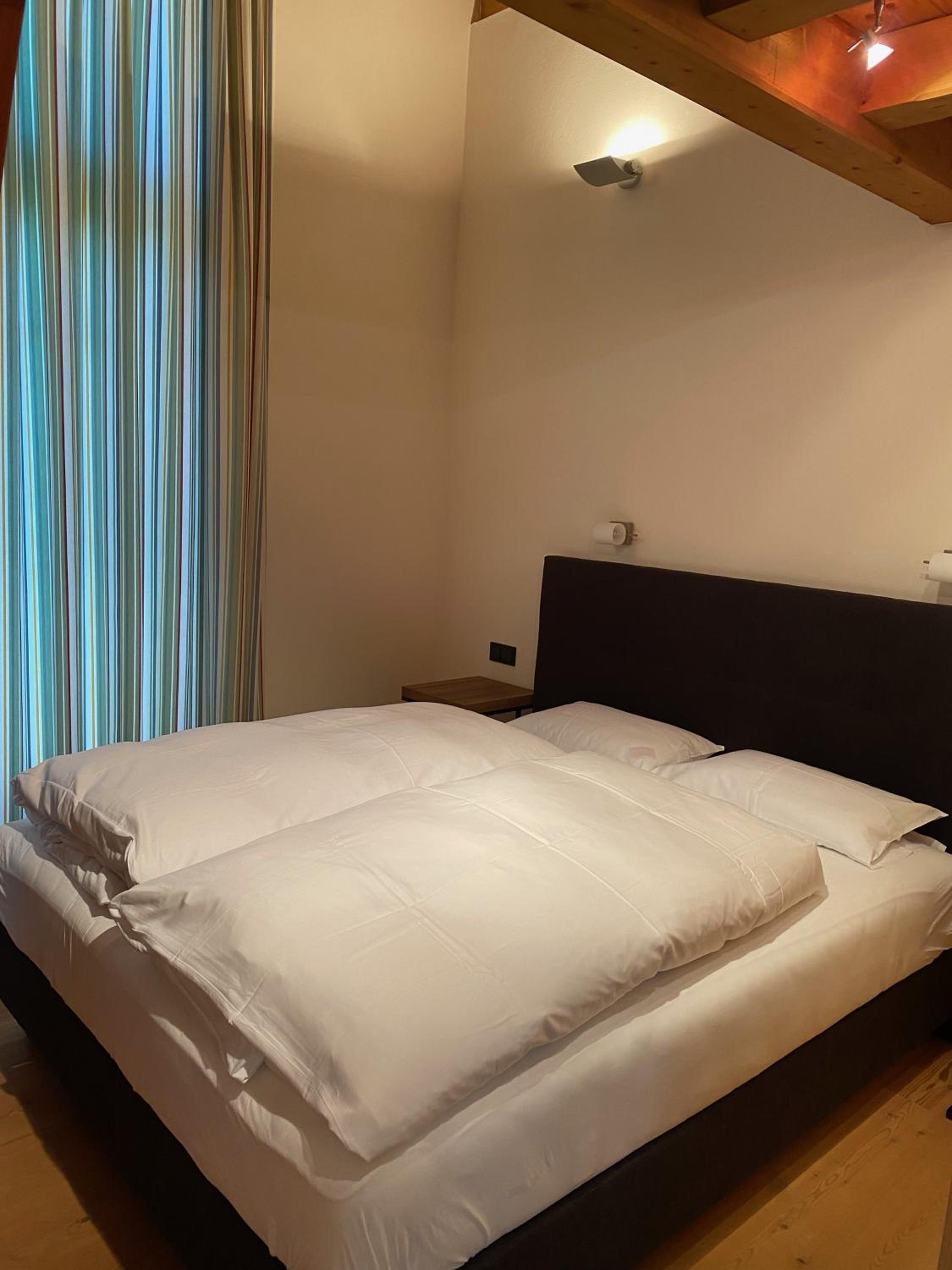Five-Bedroom House photo 2