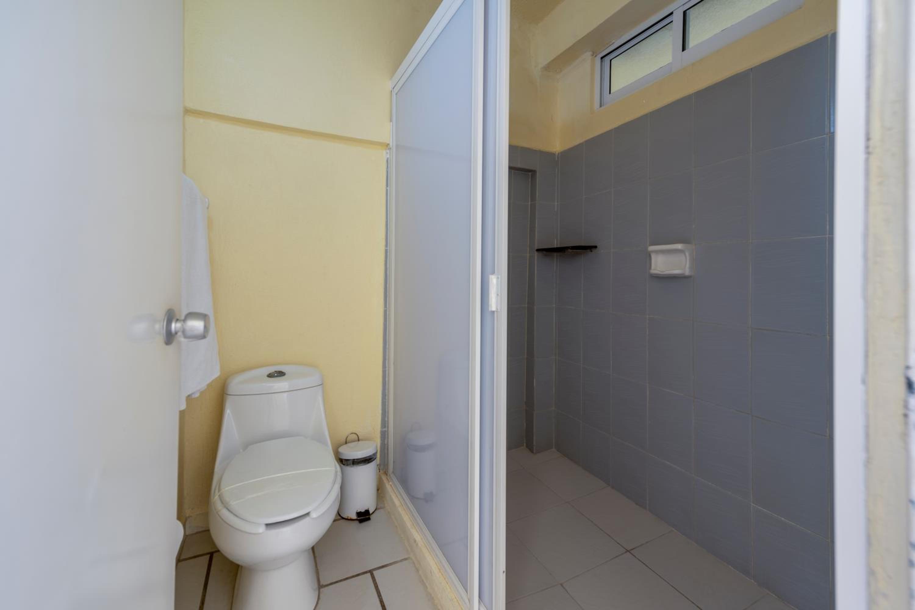 Superior Twin Room with Sea View - Photo 3