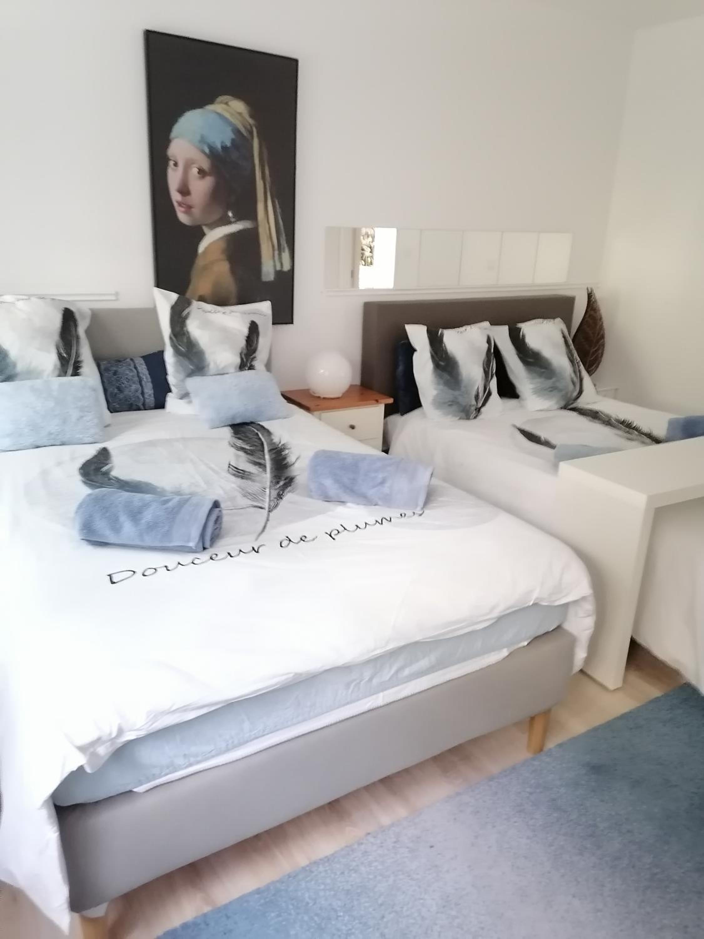 One-Bedroom Apartment - Photo 3