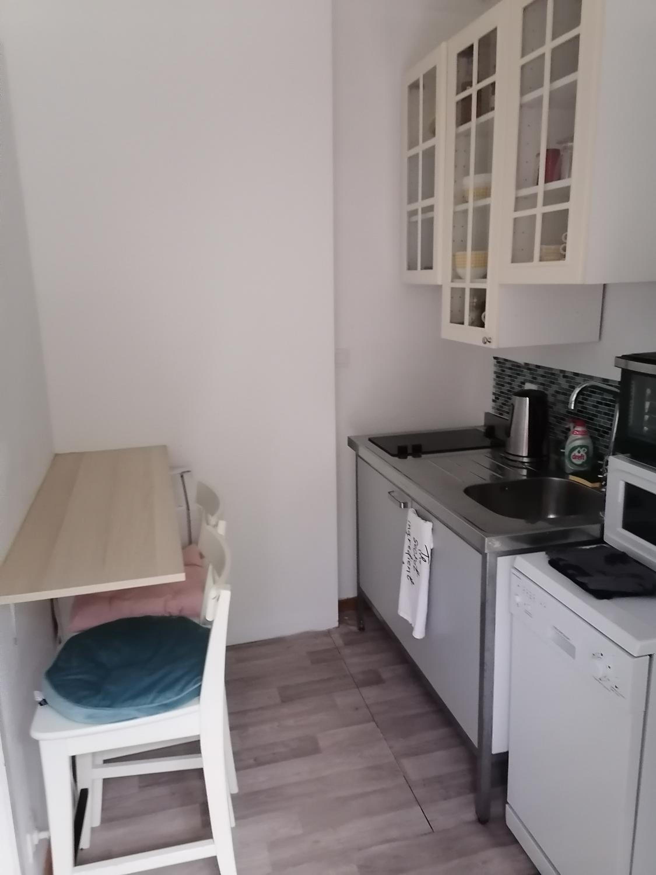 One-Bedroom Apartment - Photo 4