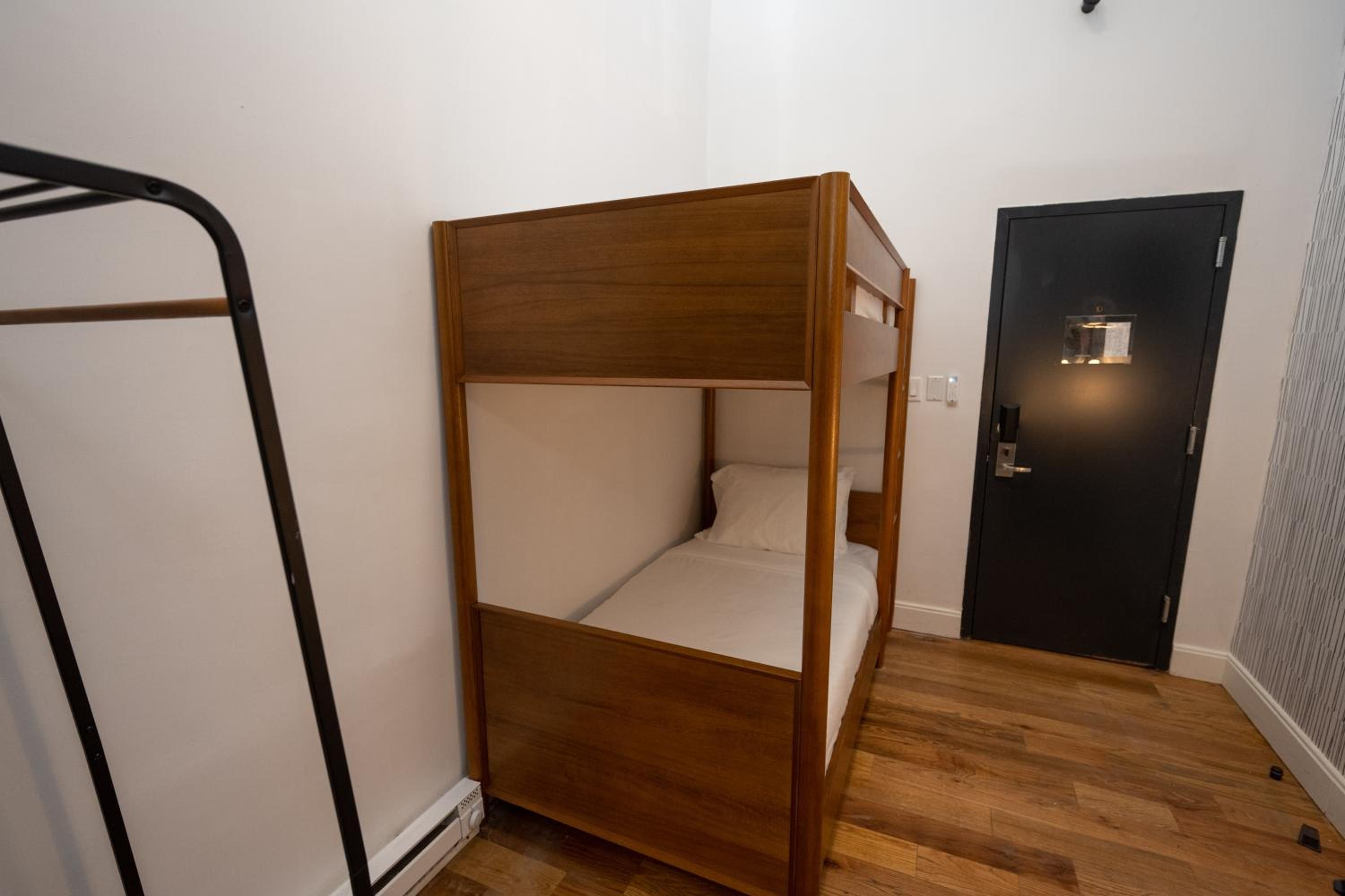 Double or Twin Room with Private Bathroom thumbnail 5