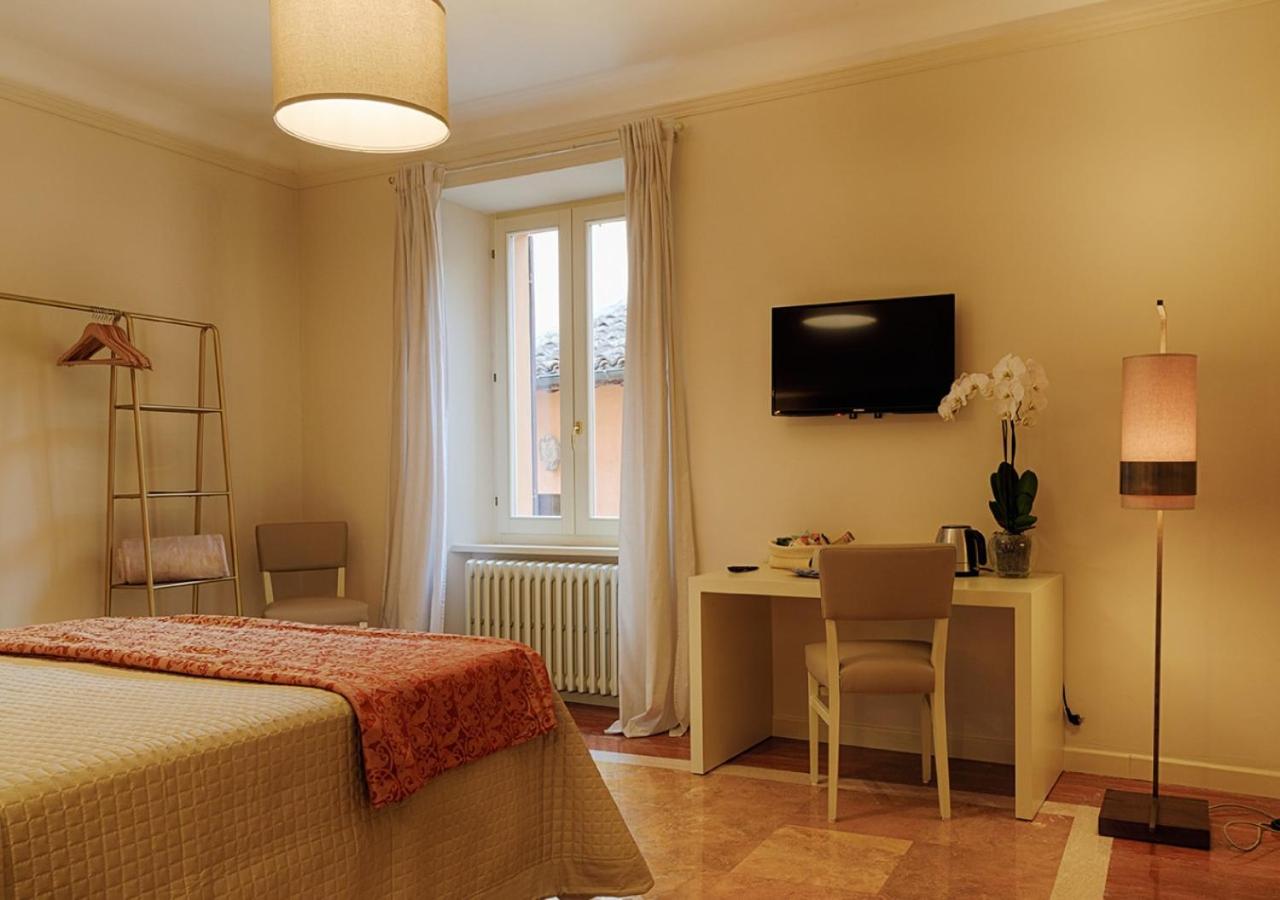 Large Double Room photo 1