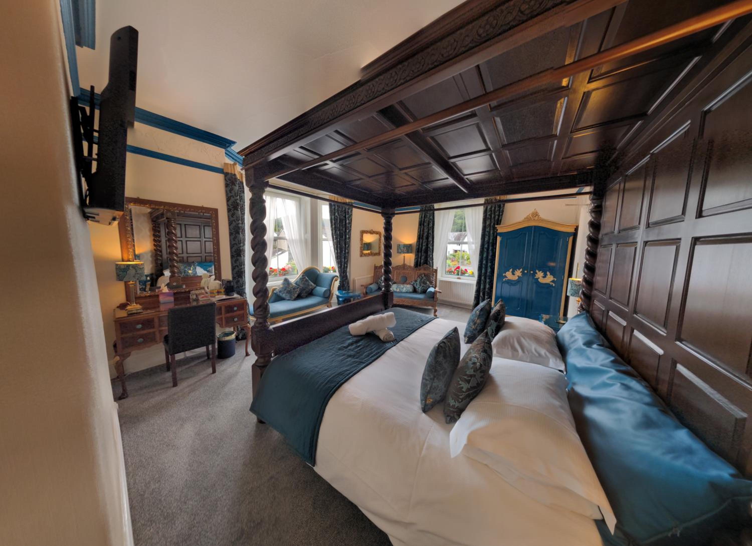 Deluxe King Room photo 1