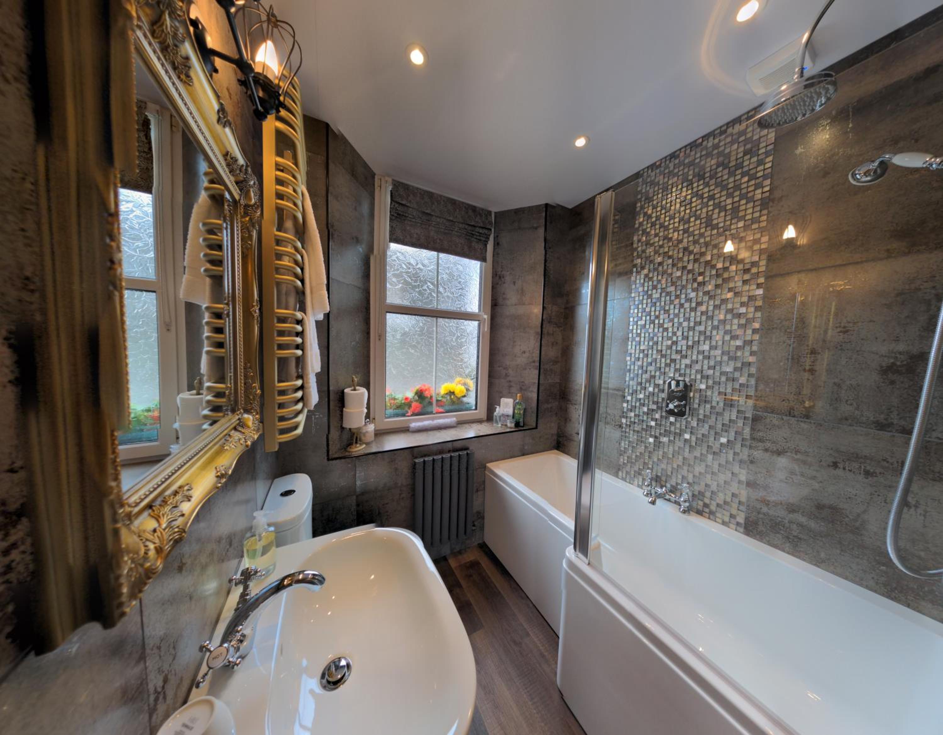 Deluxe King Room photo 3