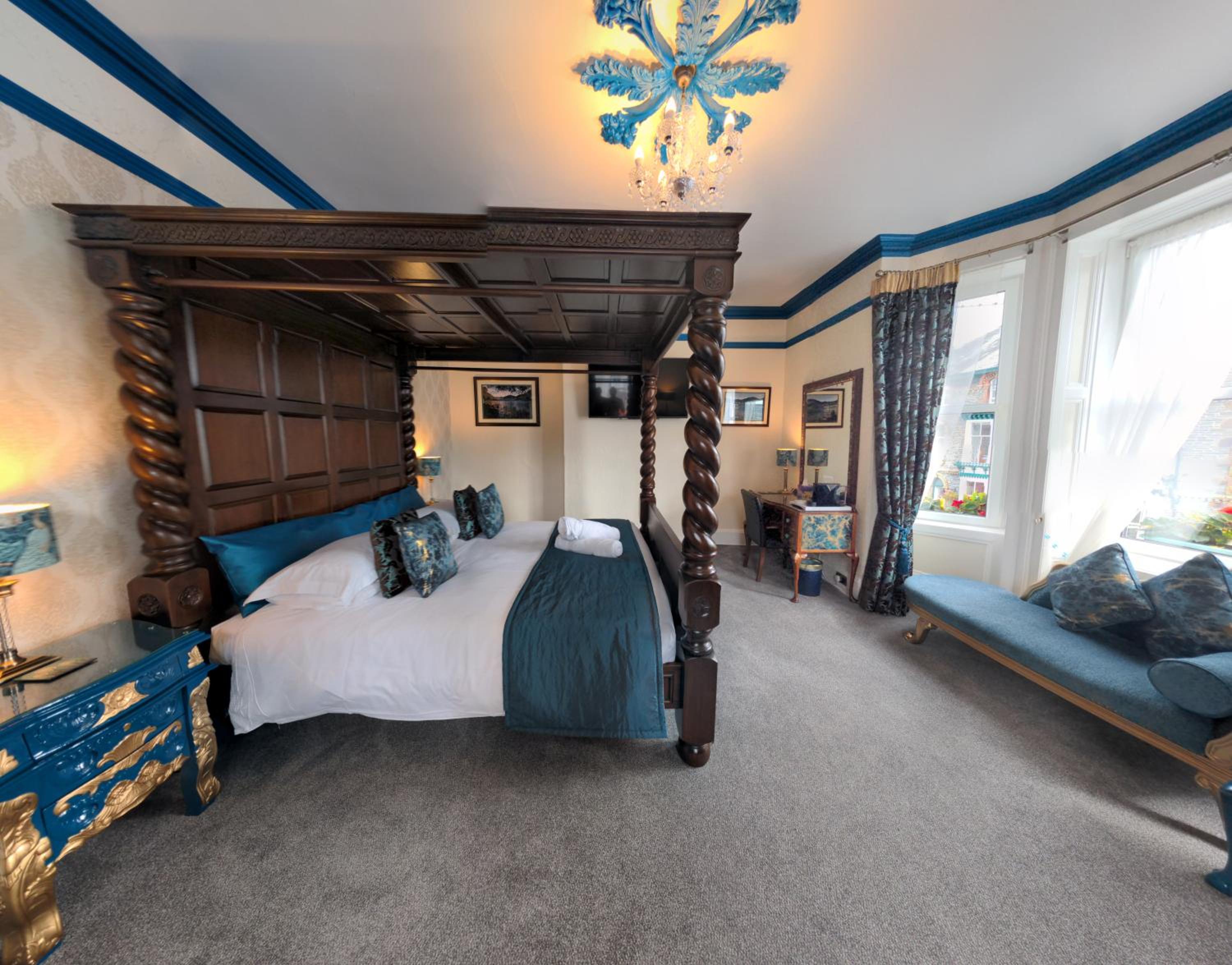 Deluxe King Room photo 2