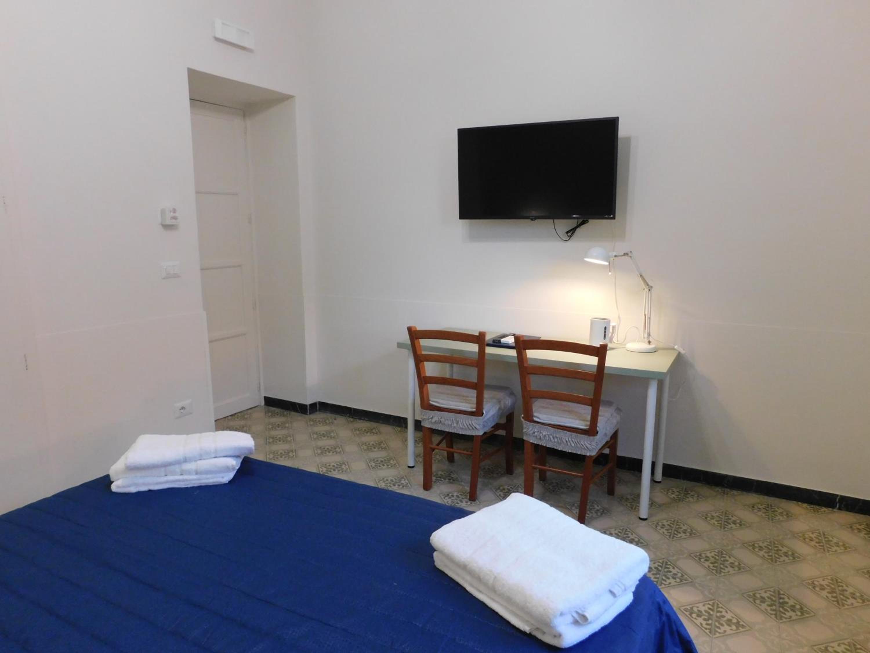 Deluxe Double Room - Photo 8