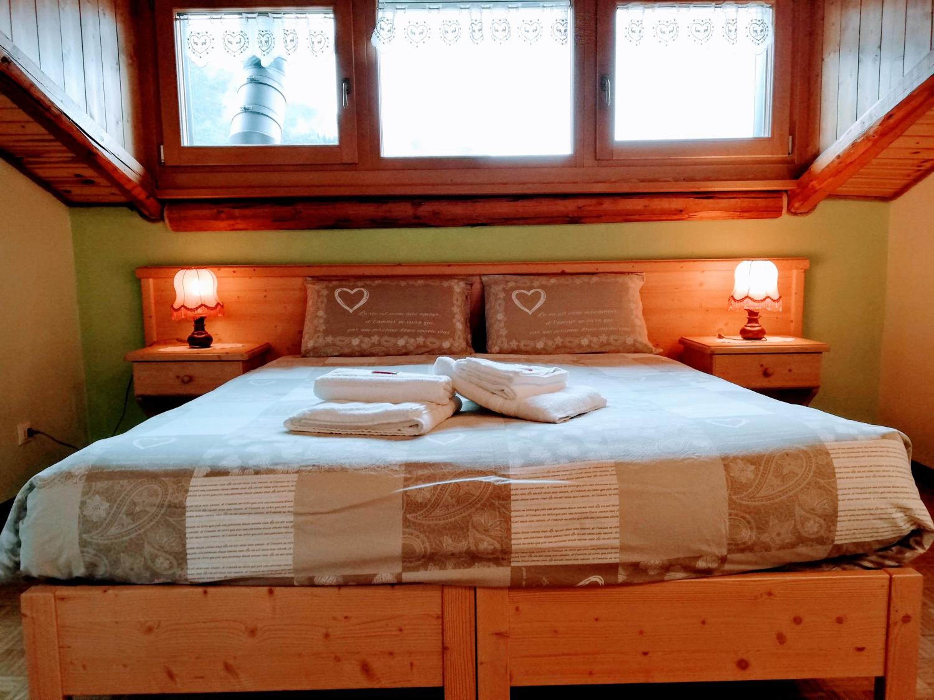 Double Room With Shared Bathroom - Attic photo 3