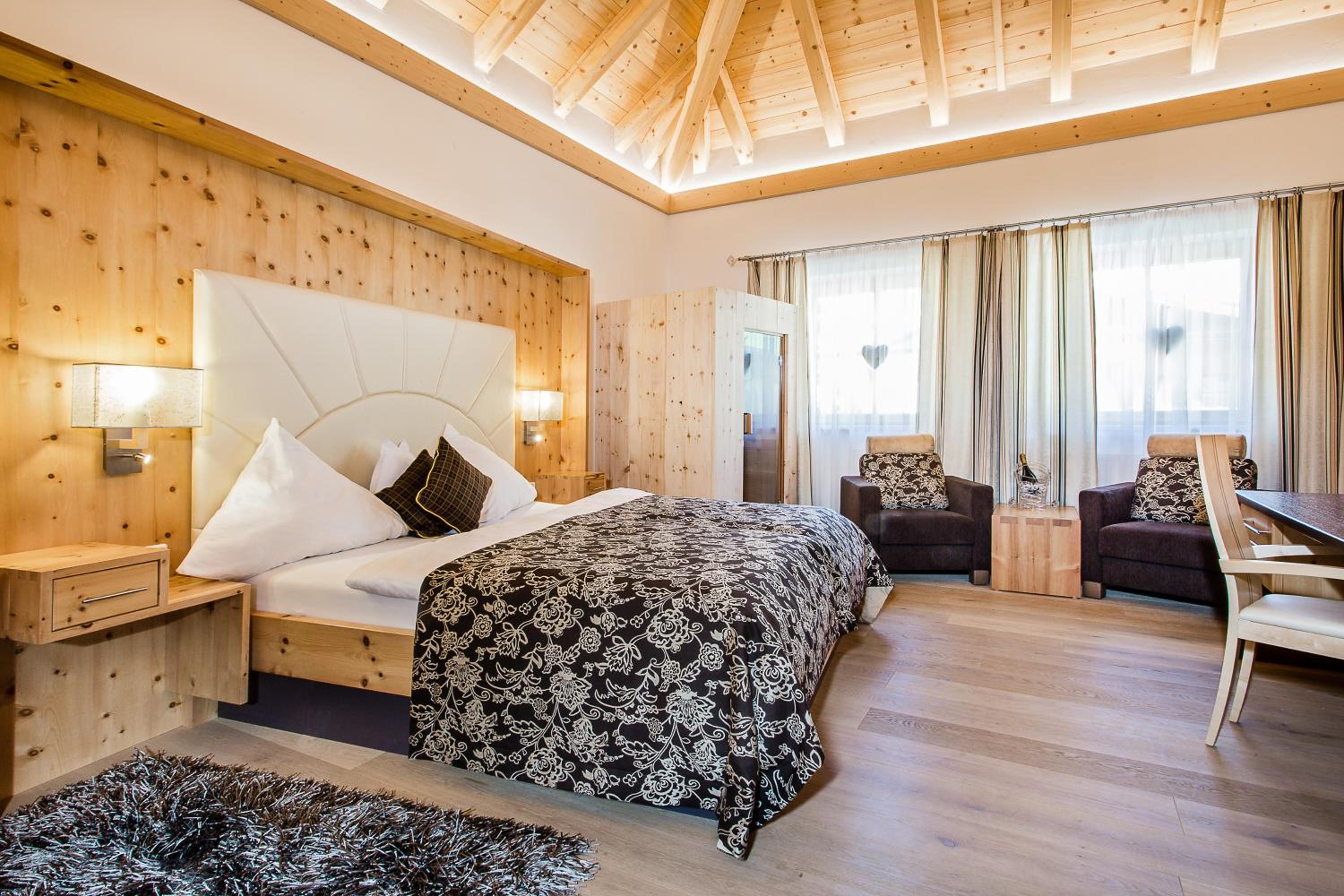 Tower Suite - Photo 5