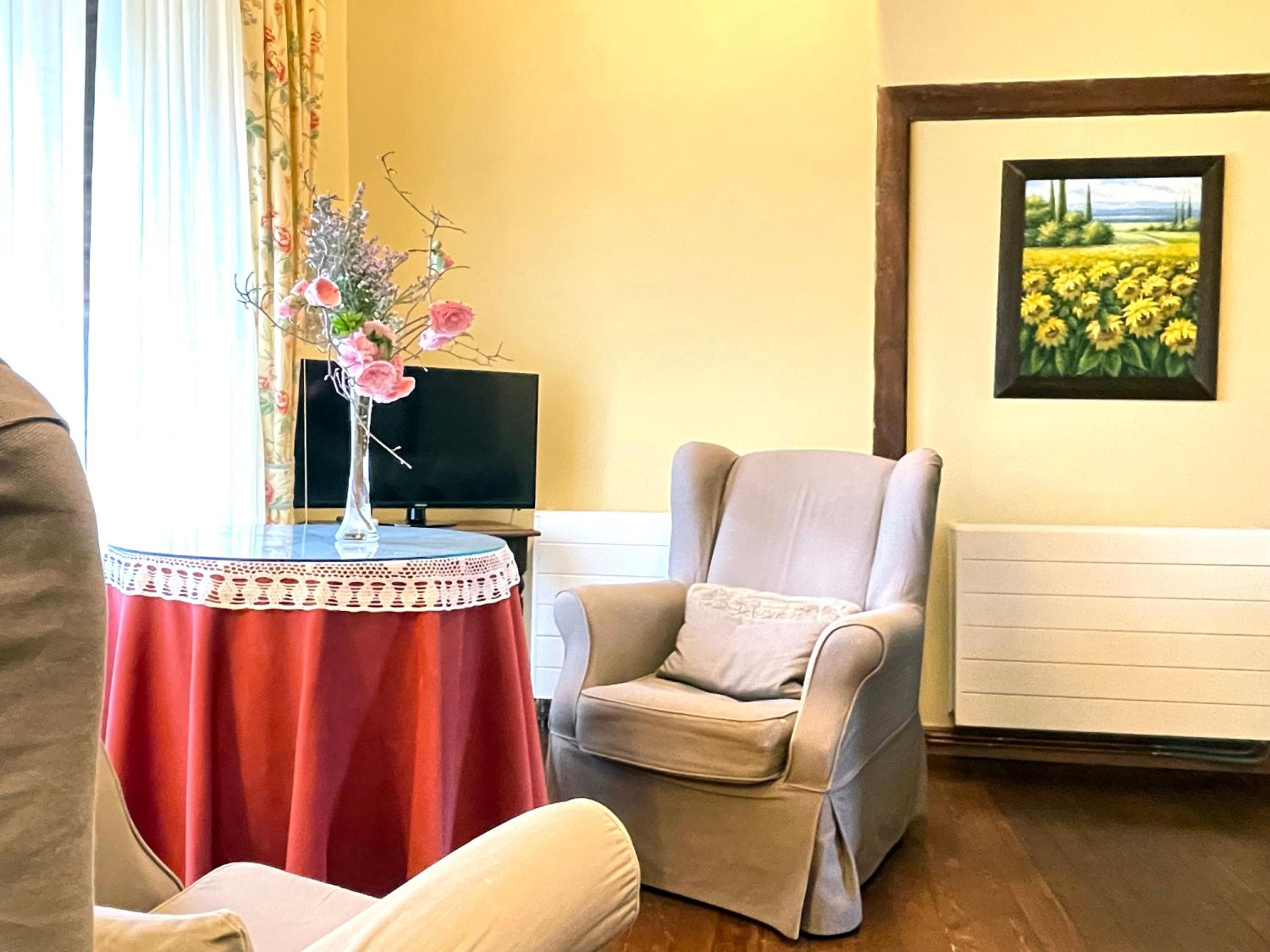 Junior Suite with Balcony - Photo 1