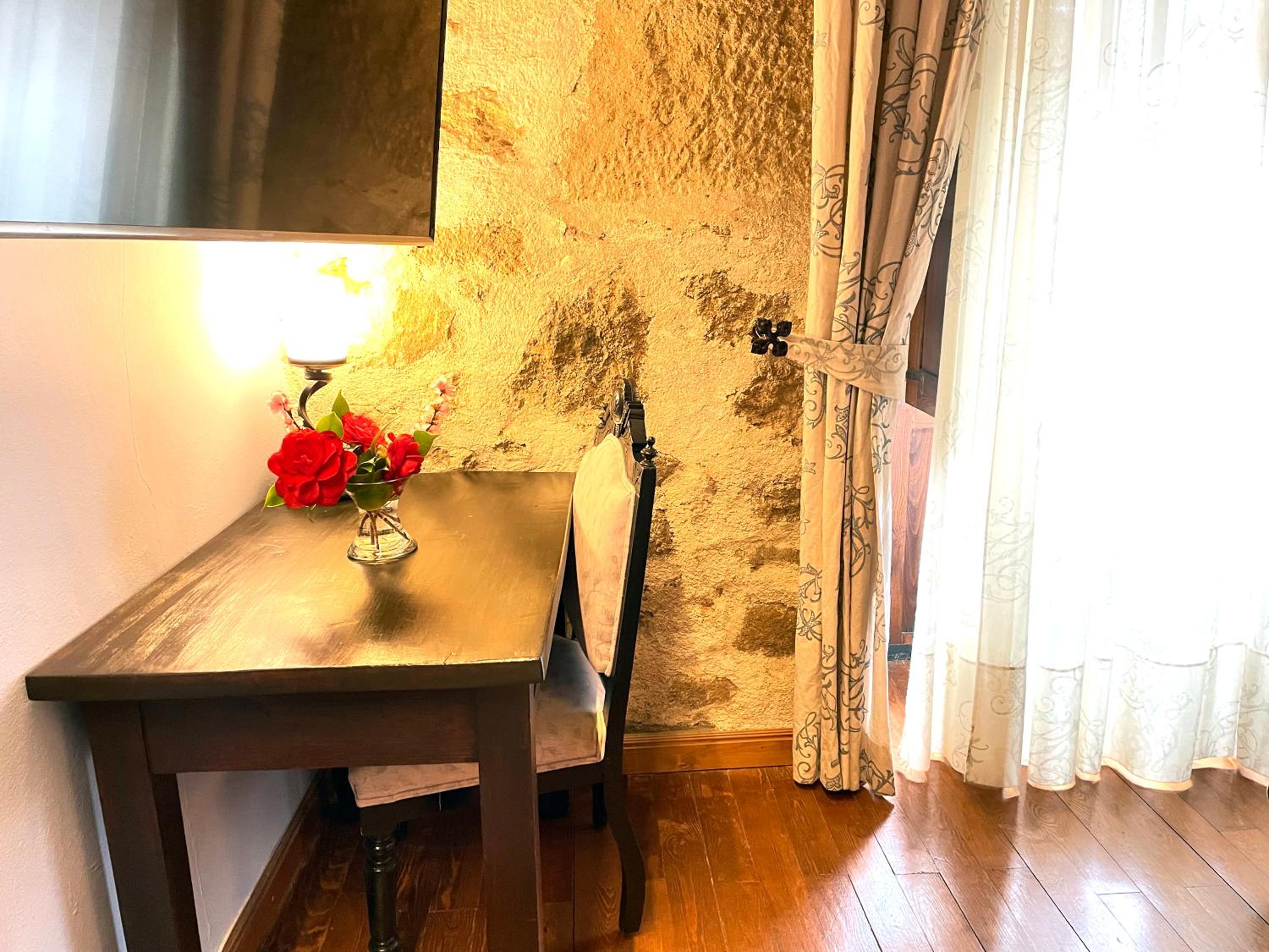 Twin Room with Balcony - Photo 39