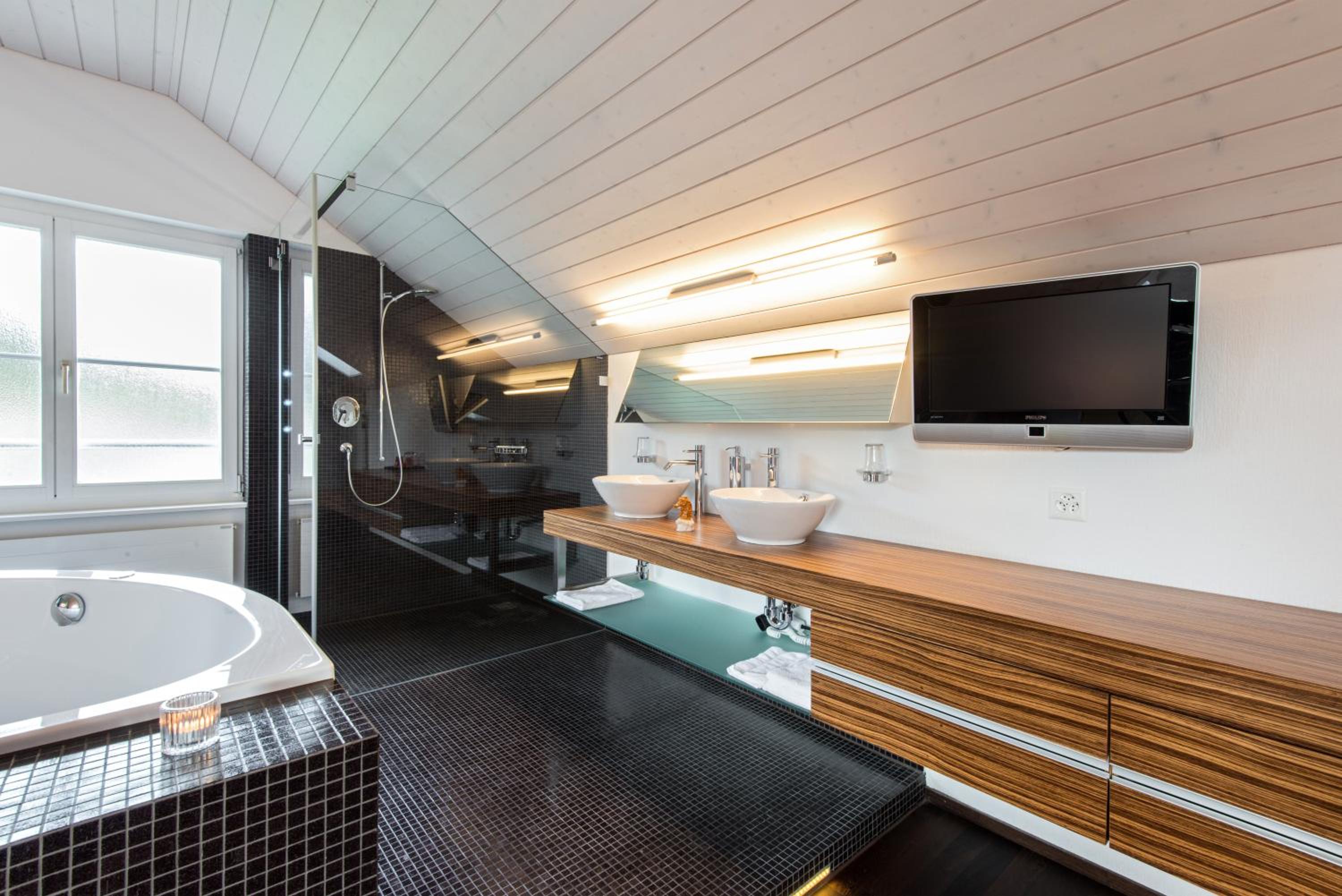 Suite - Photo 4
