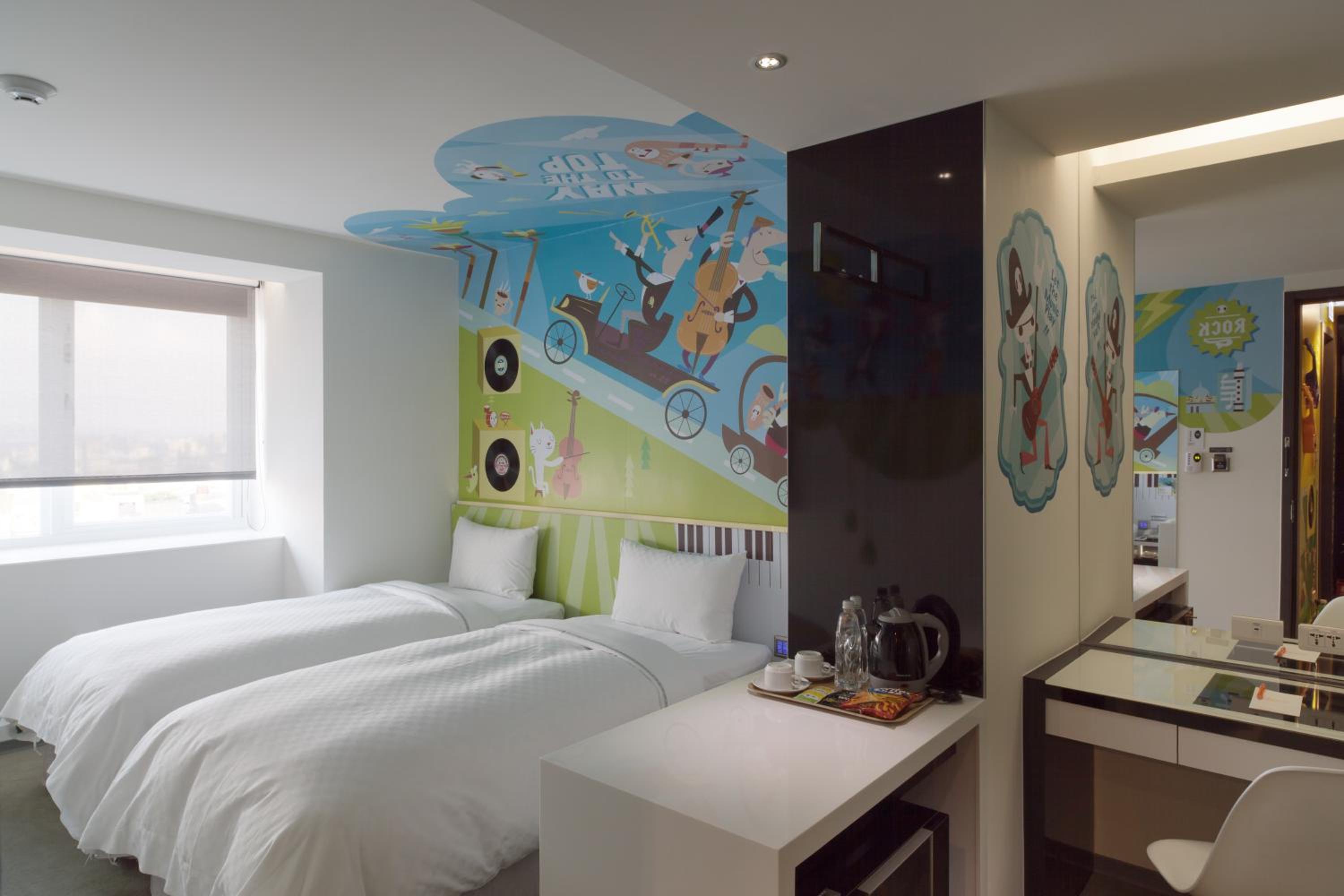 Deluxe Twin Room photo 3