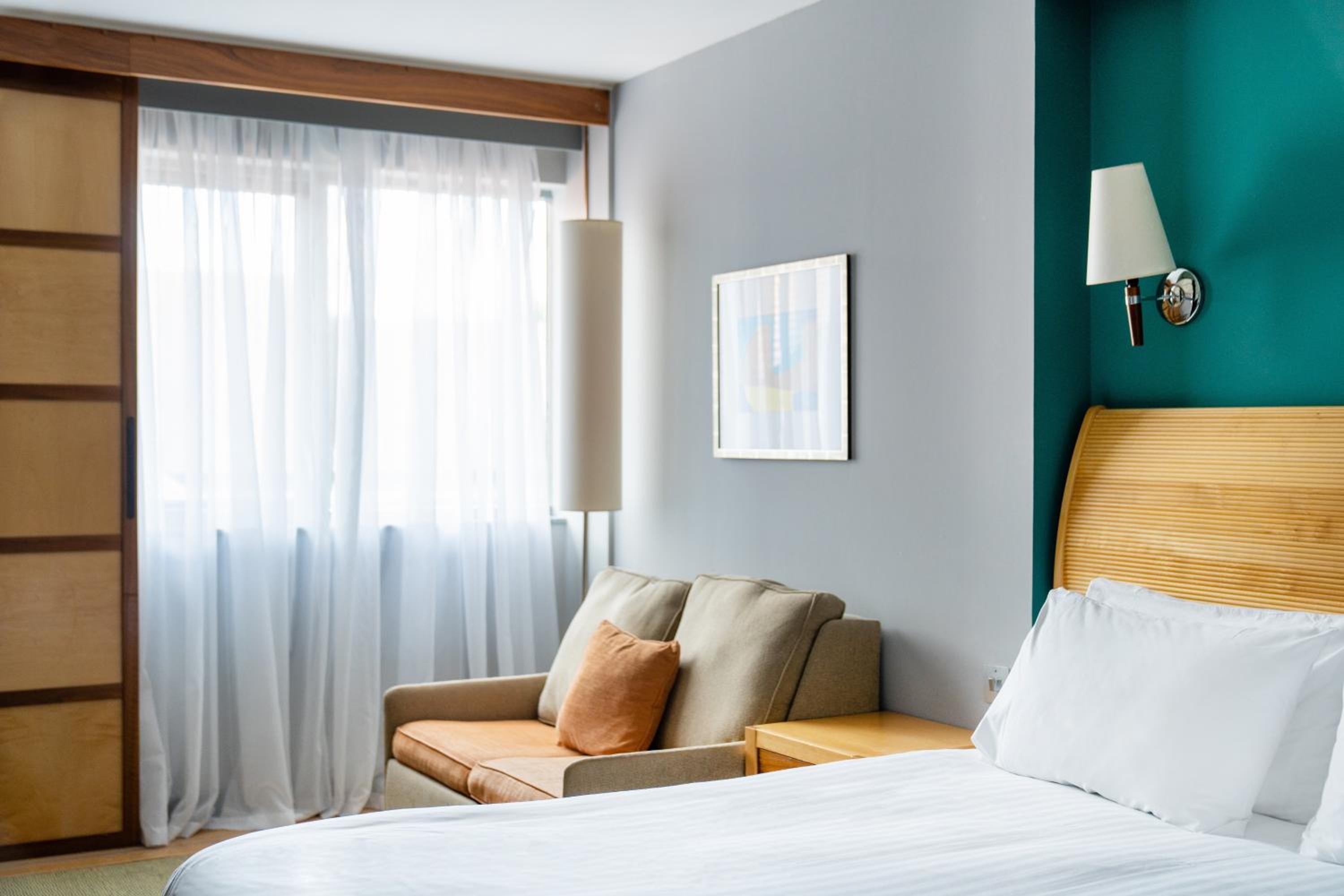 Standard Double Room with Single Sofa Bed - Photo 8