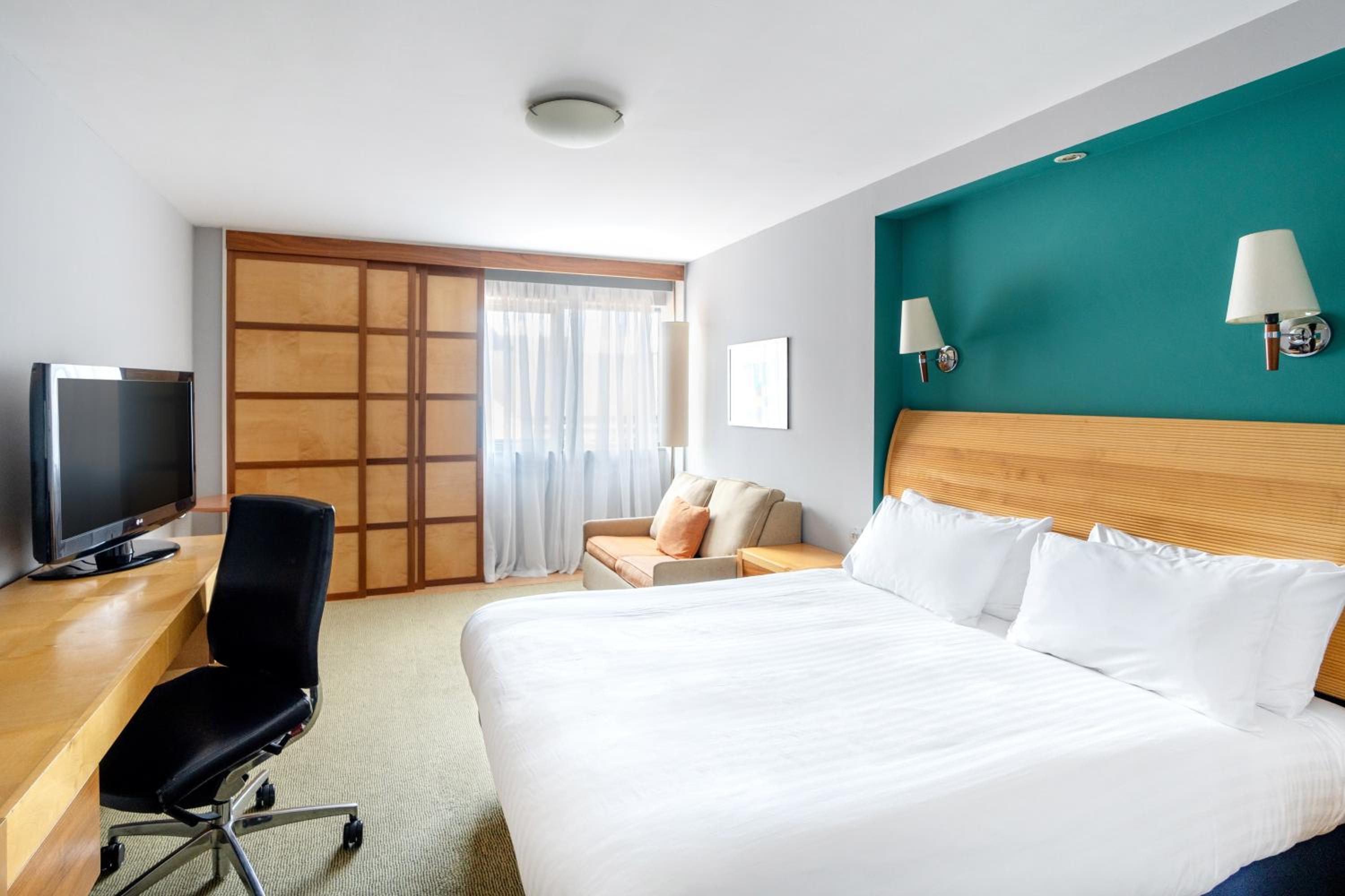 Standard Double Room with Single Sofa Bed - Photo 1