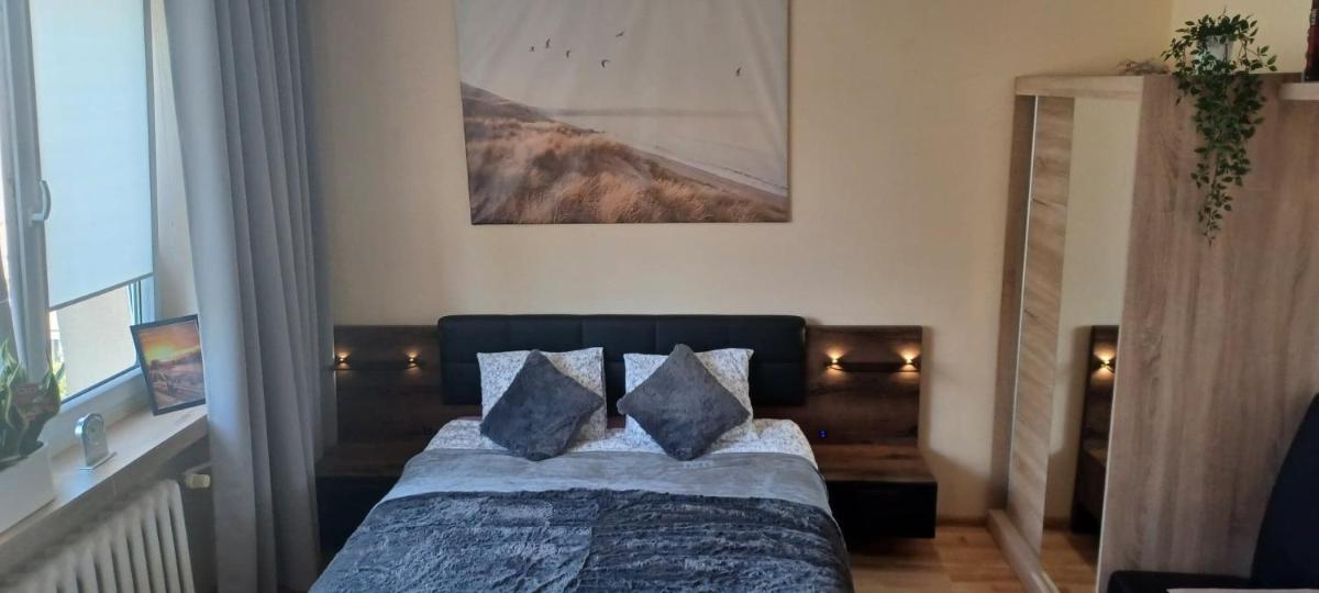 One-Bedroom Apartment - Photo 8