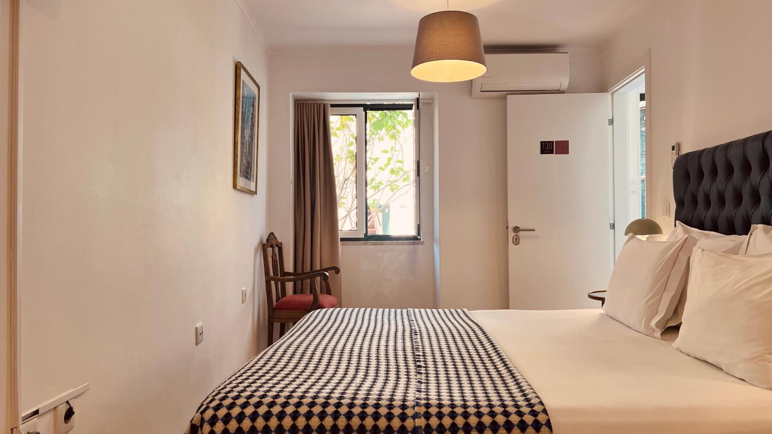 Standard Double Room - Photo 14