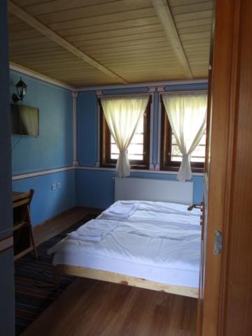 Large Twin Room photo 3
