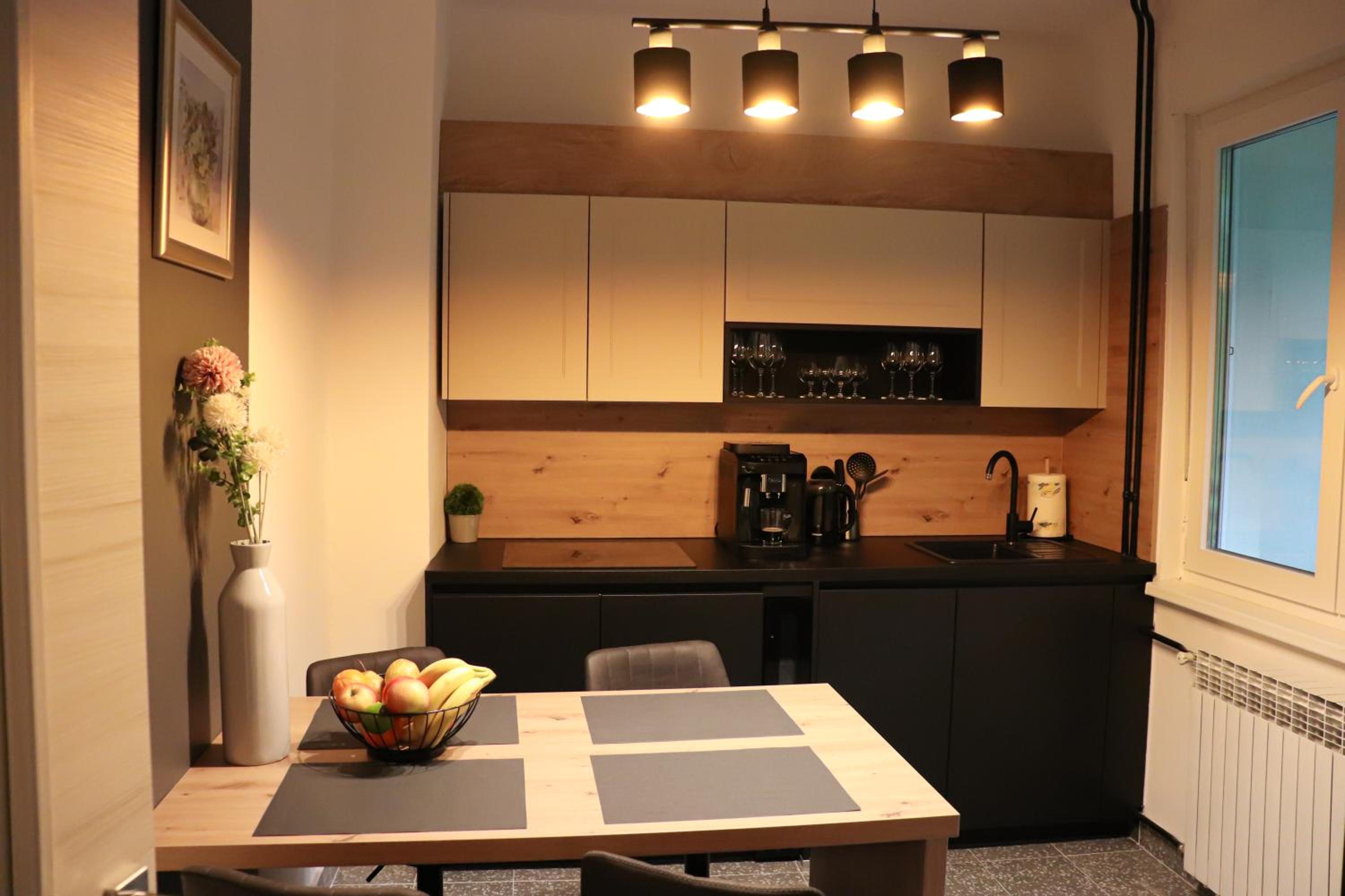 One-Bedroom Apartment - Photo 4