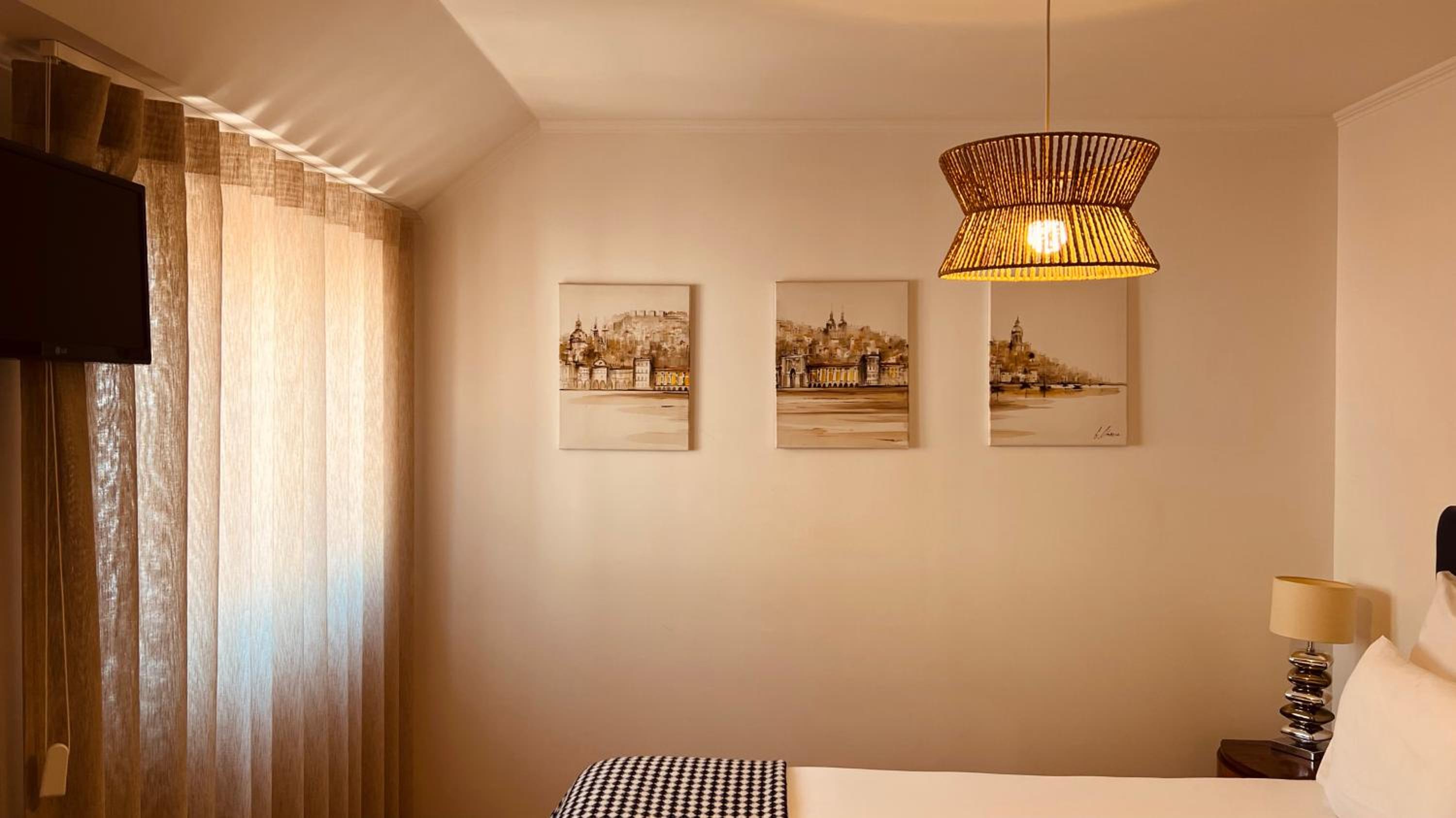 One-Bedroom Apartment - Photo 8