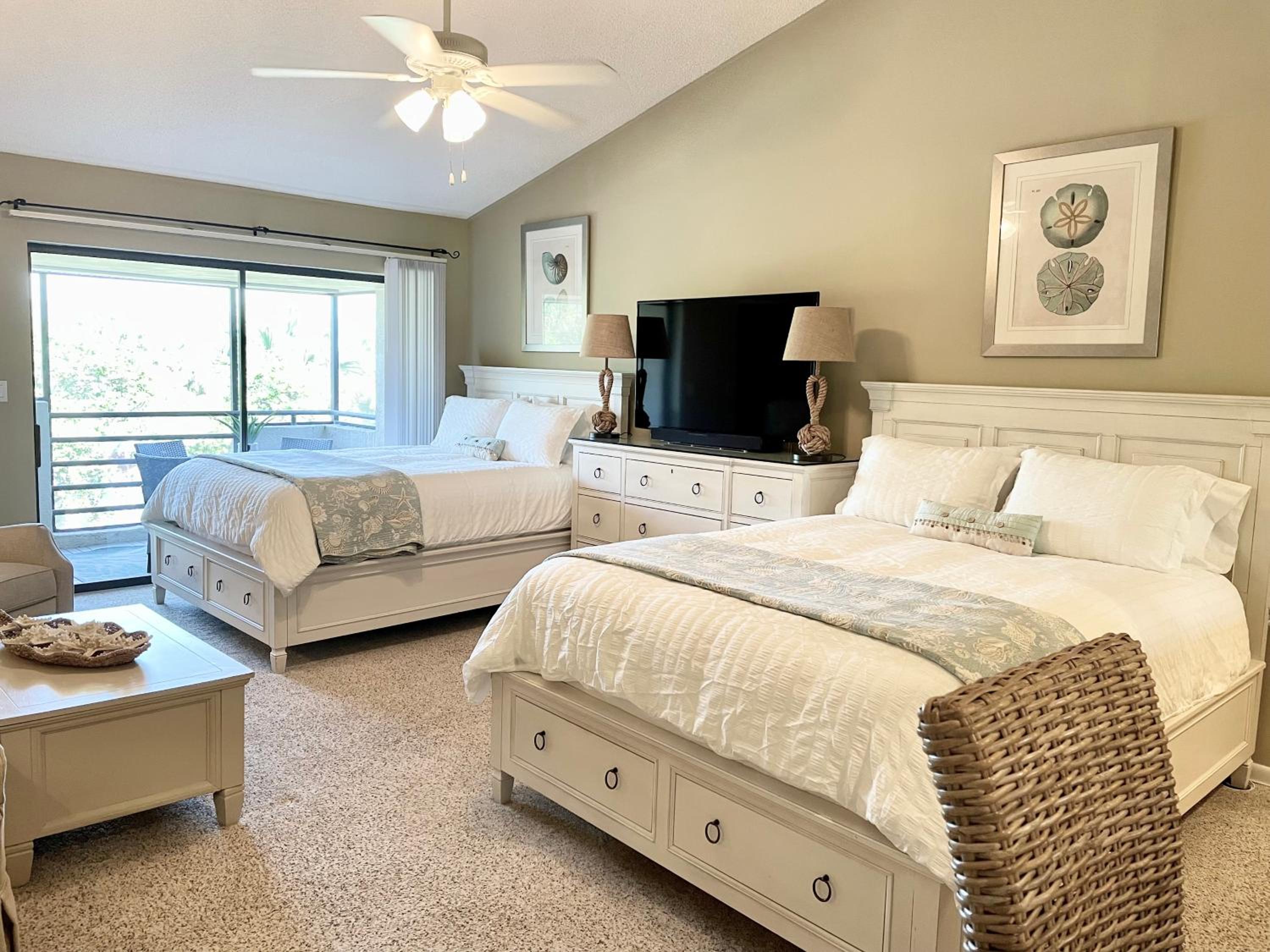 Studio Apartment with Balcony photo 1