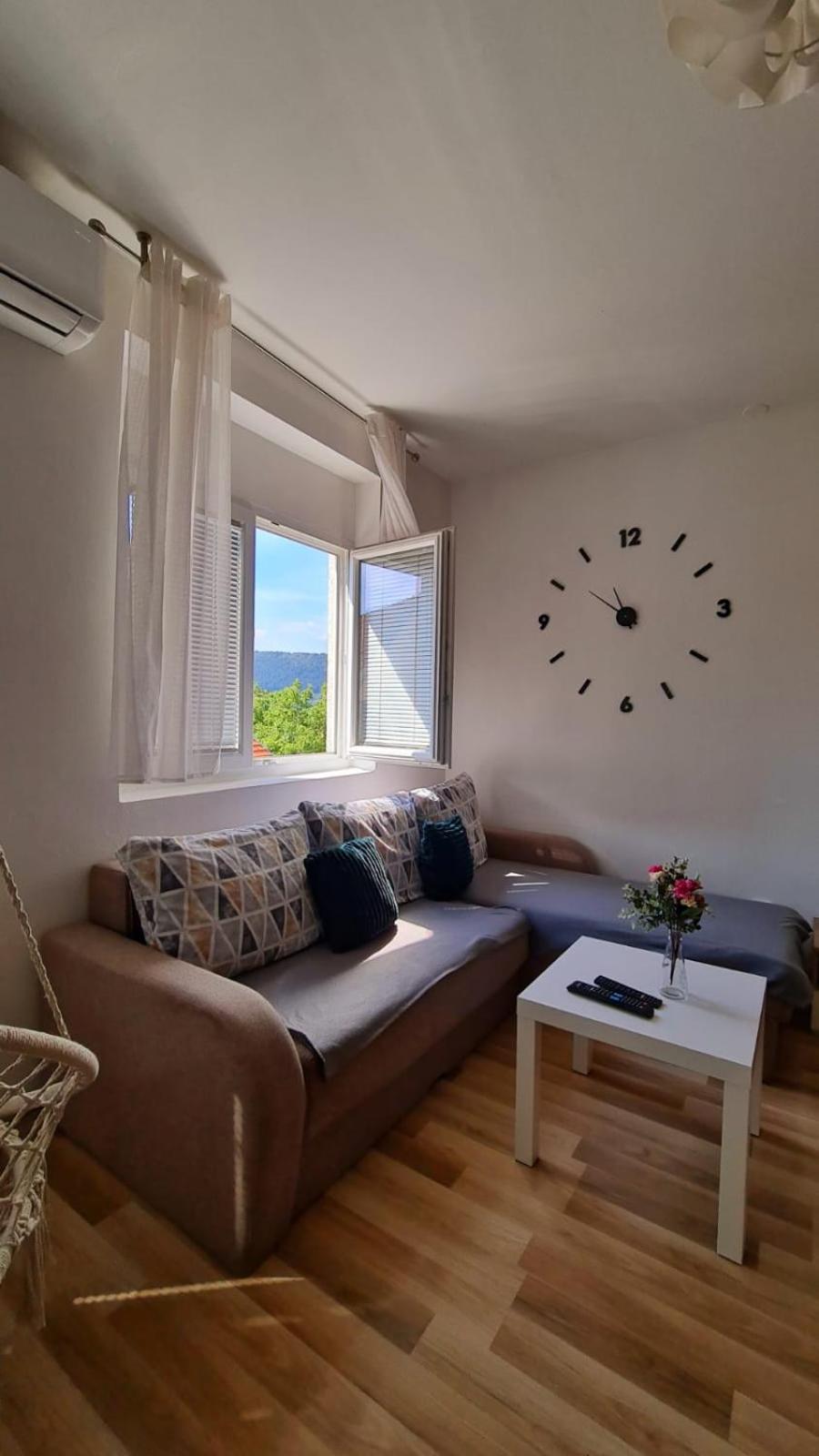 One-Bedroom Apartment - Photo 76
