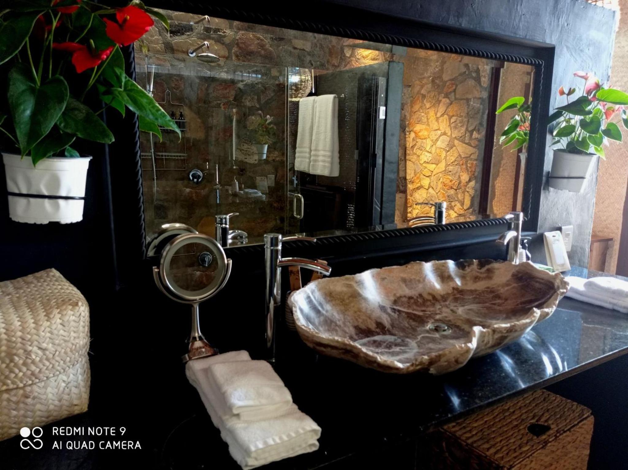 Deluxe Suite with Sea View photo 3