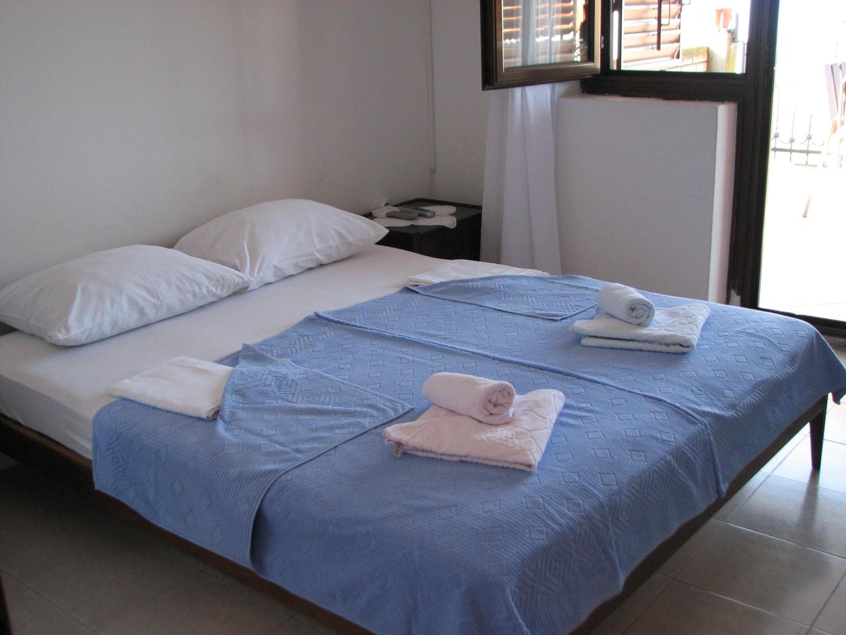 Triple Room with Private External Bathroom photo 1