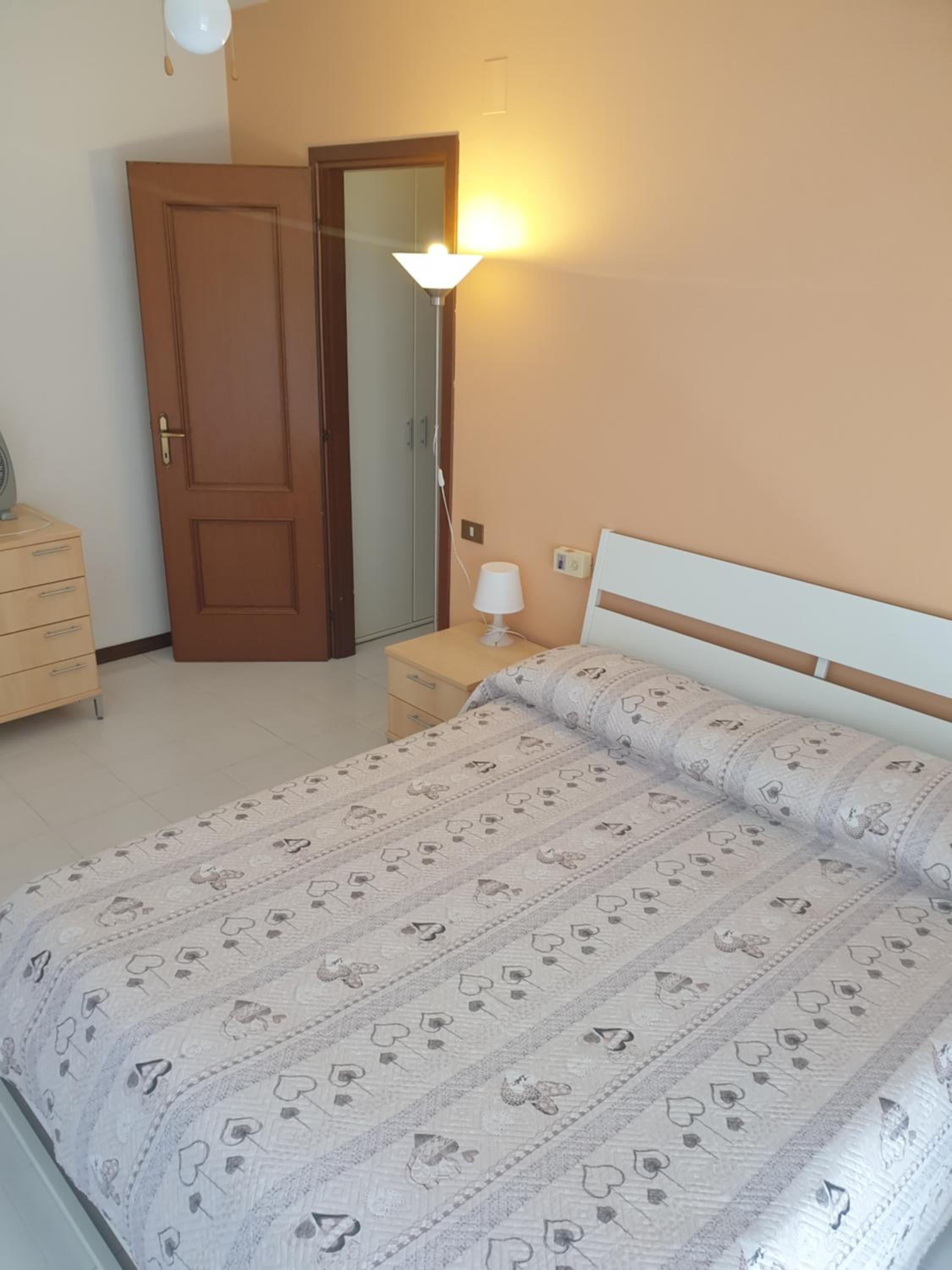 One-Bedroom Apartment - Photo 32