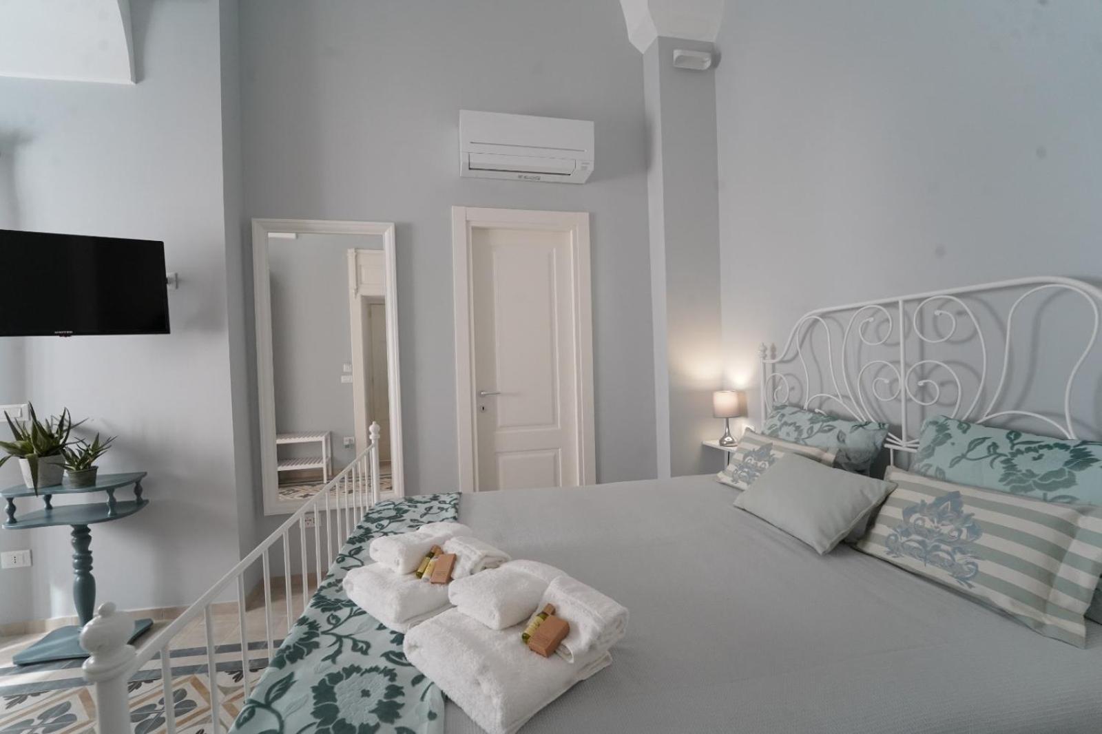 Superior King Room photo 2