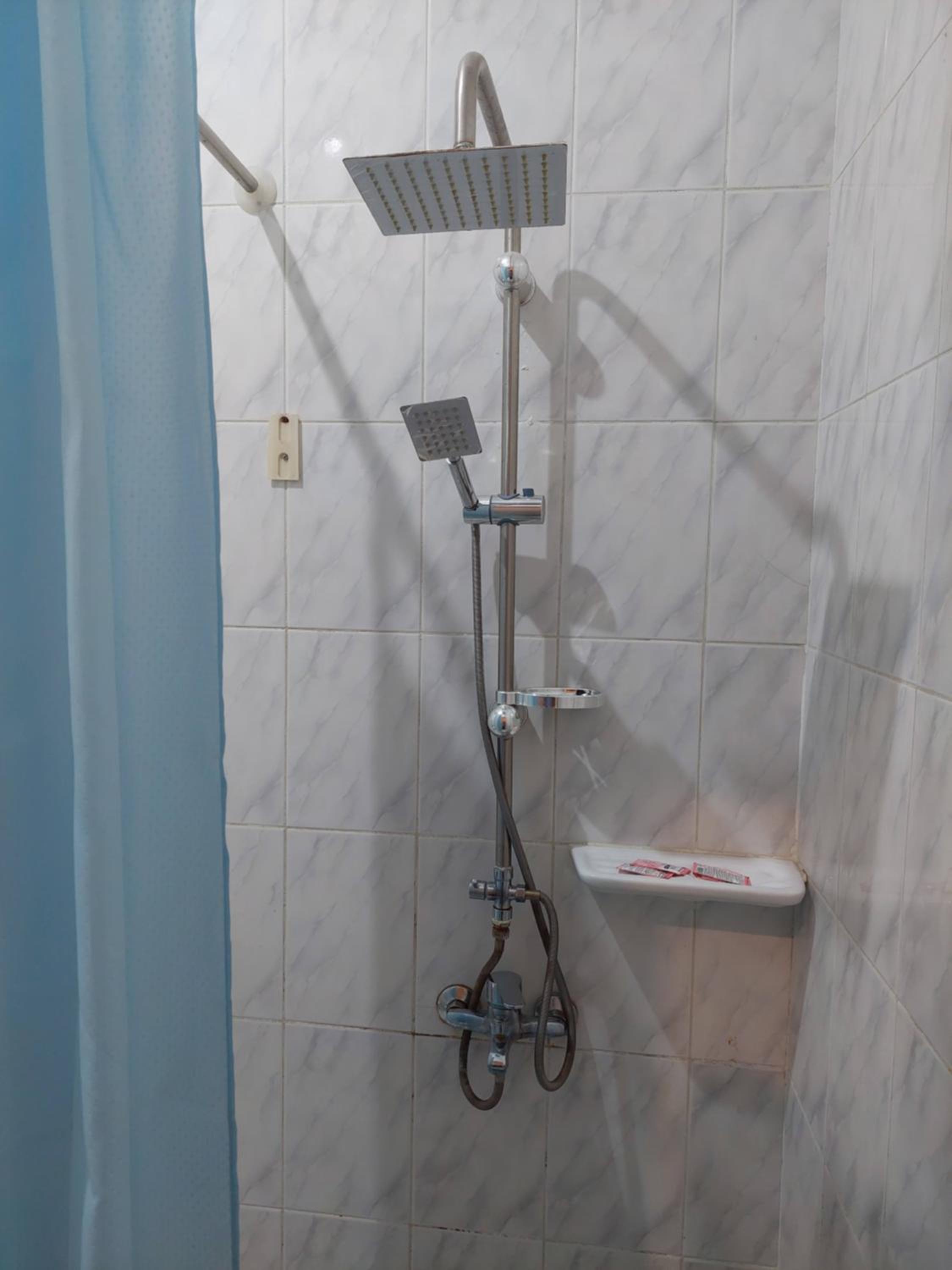 Double Room with Private Bathroom - Photo 3