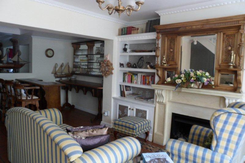 Family Room - Photo 1