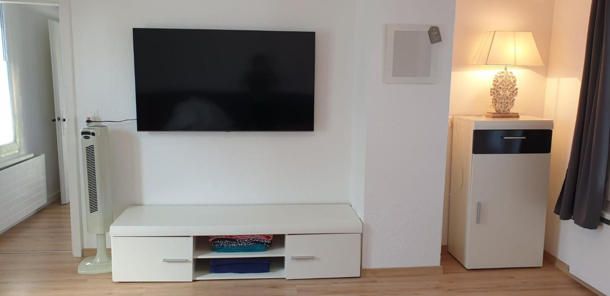 One-Bedroom Apartment - Photo 6
