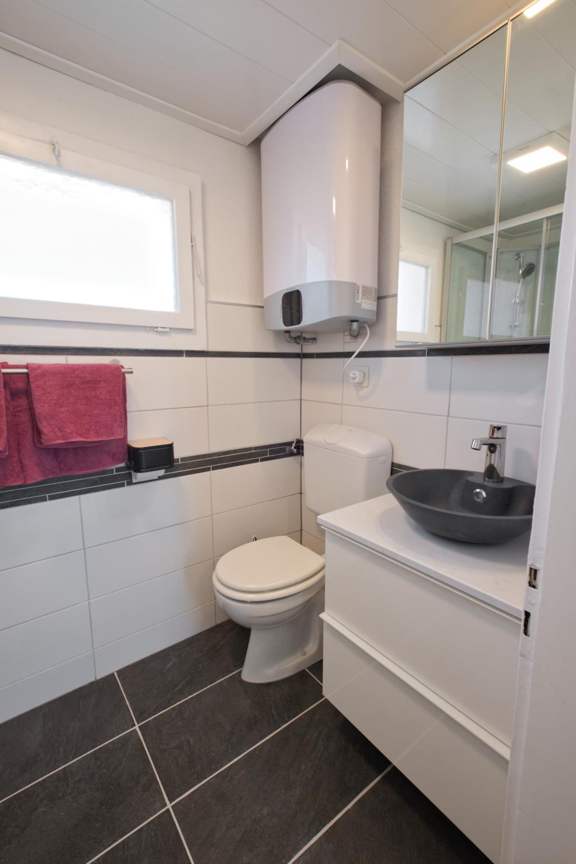 One-Bedroom Apartment - Photo 9