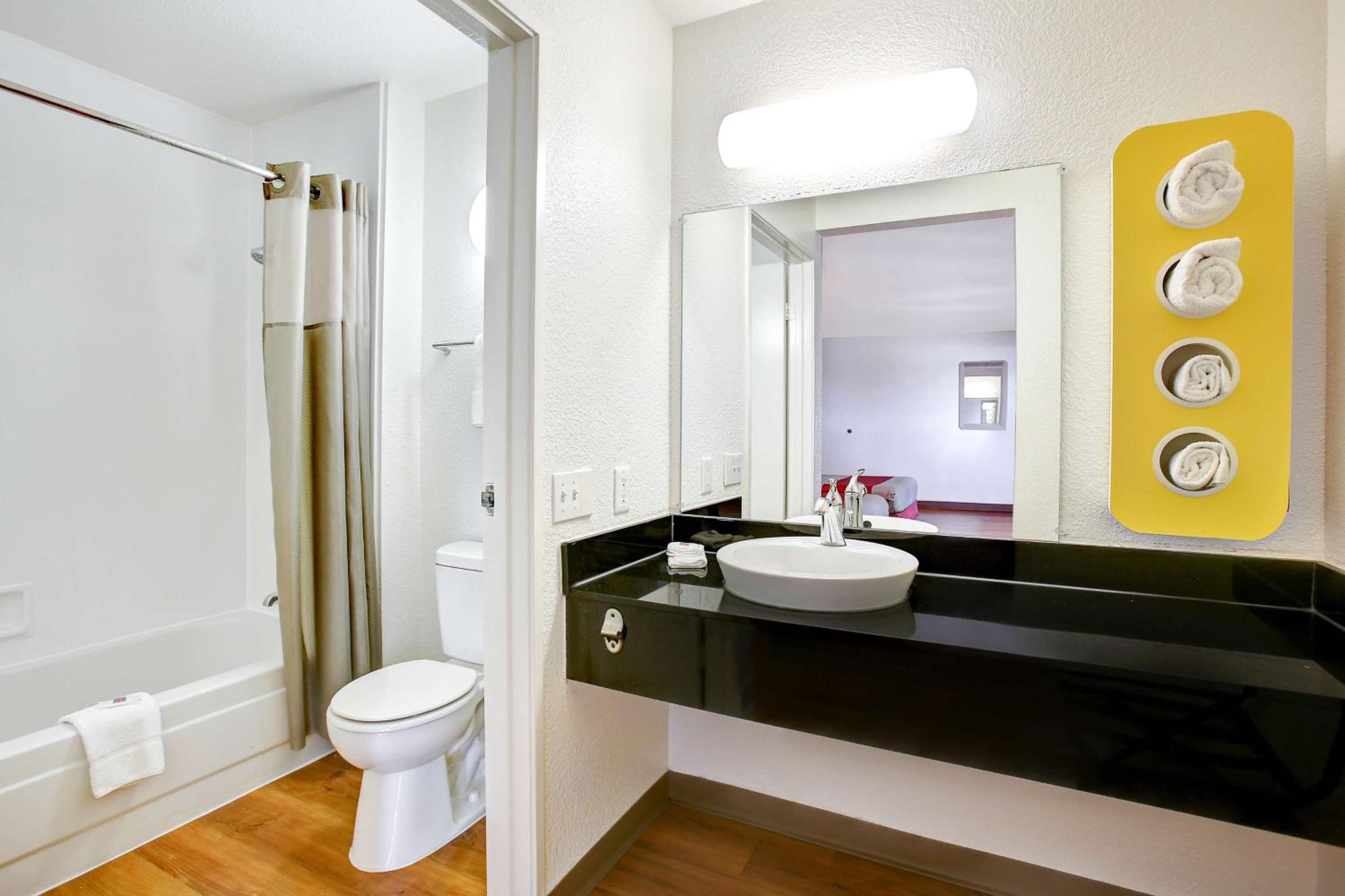 Deluxe Suite photo 3