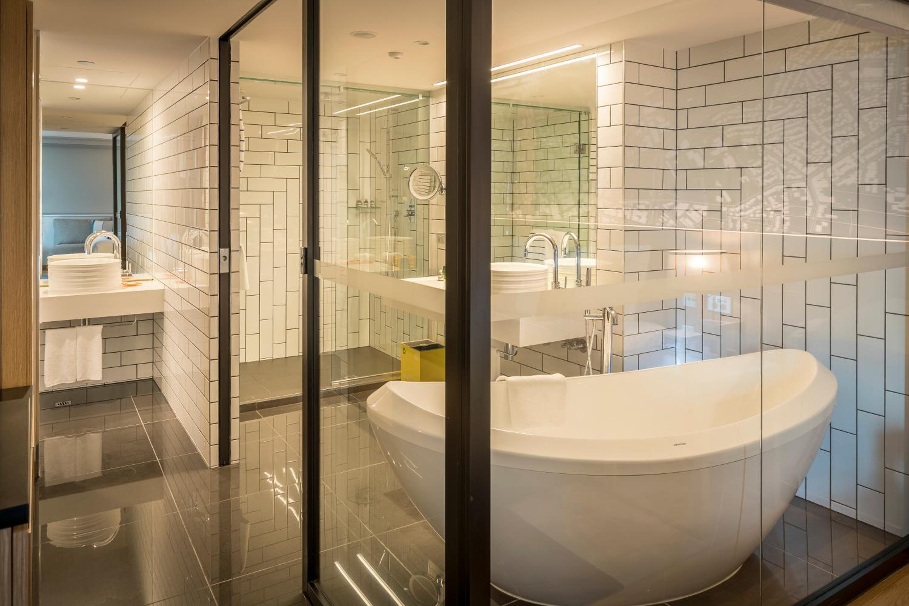 Harbor Suite View Loaded - Photo 13