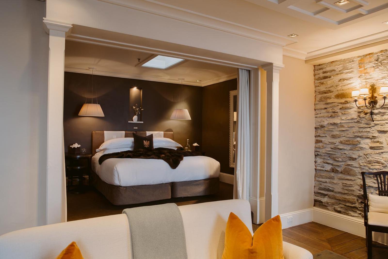 Lake View Suite - Photo 4