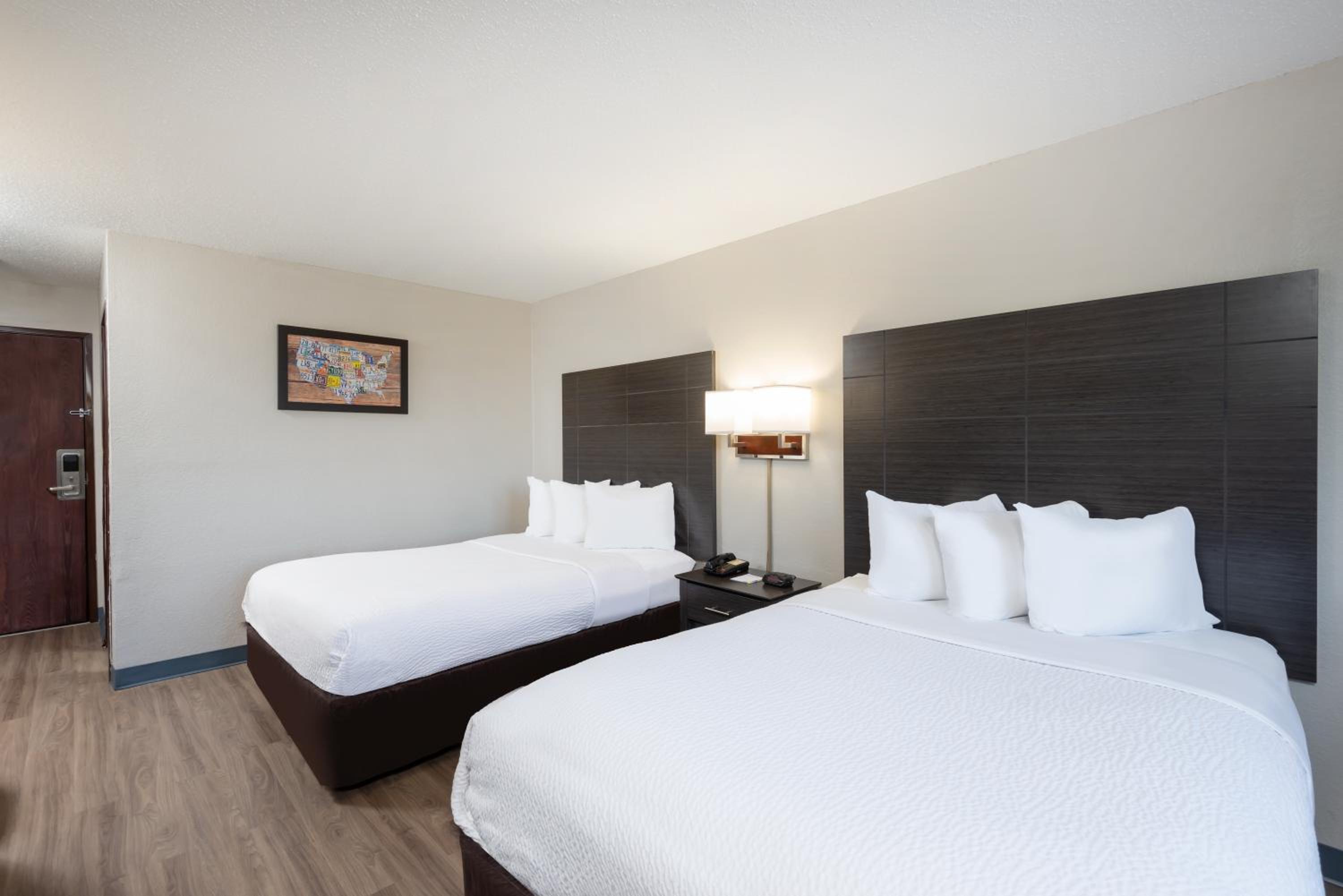 Double Room with Two Double Beds - Non-Smoking photo 1